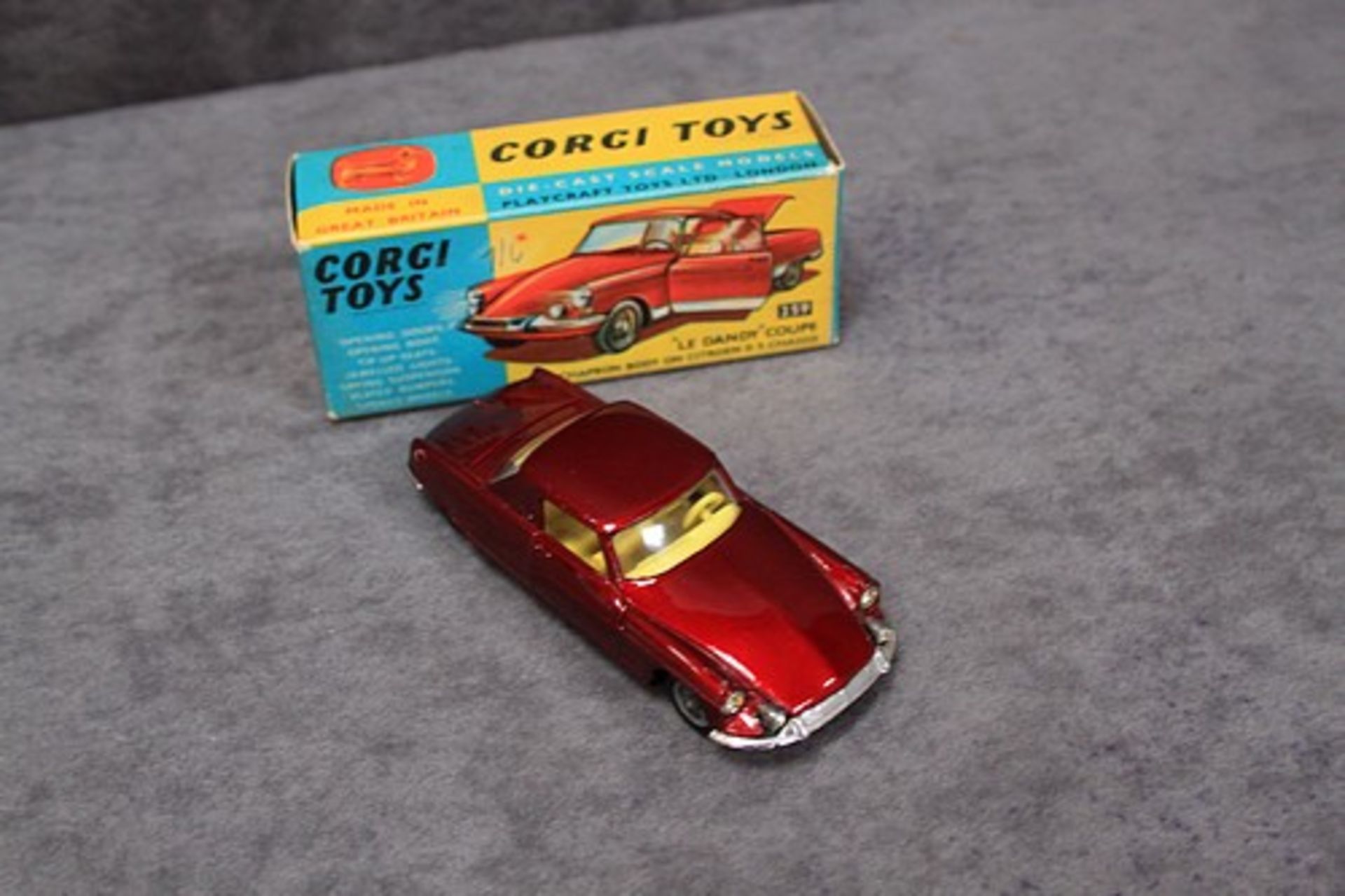 Mint Corgi Toys Diecast #259 Le Dandy Coupe Henri Chapron Body on Citroen DS Chassis in Burgandy