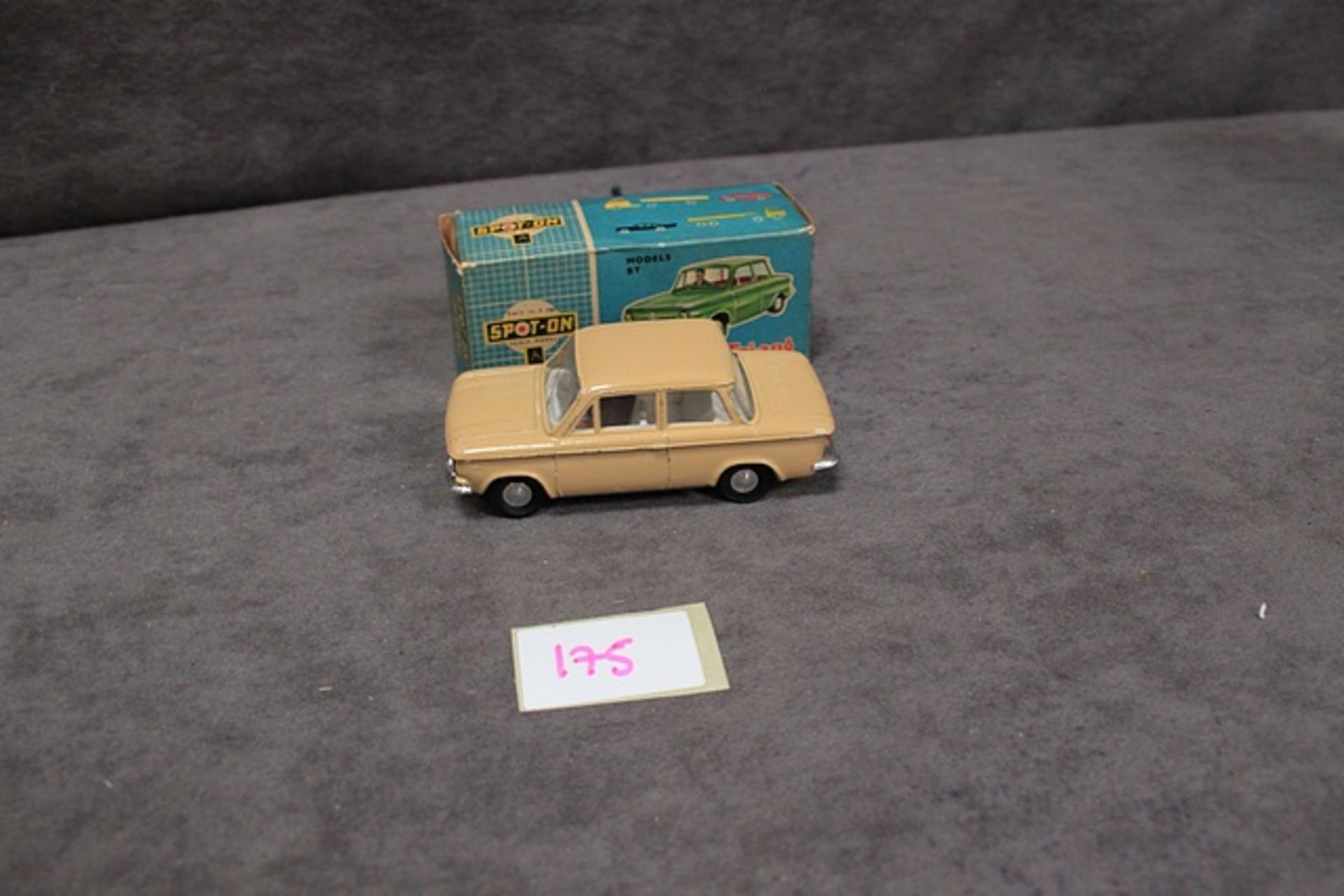 Triang Spot-On #193 NSU Prinz 4 in Beige in box