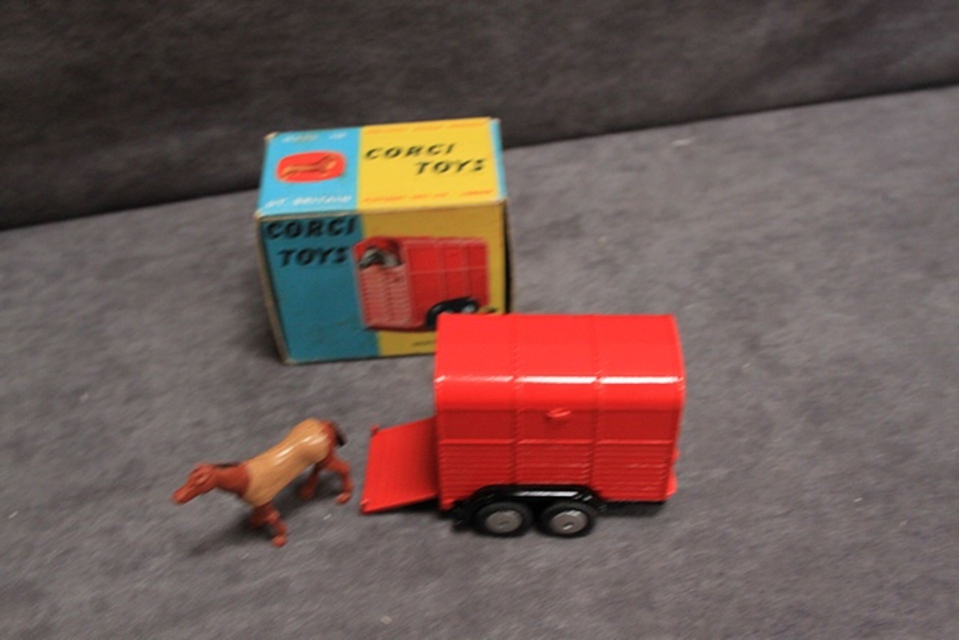 Near Mint Corgi Toys diecast #102 Rice's pony trailer with pony in excellent firm box