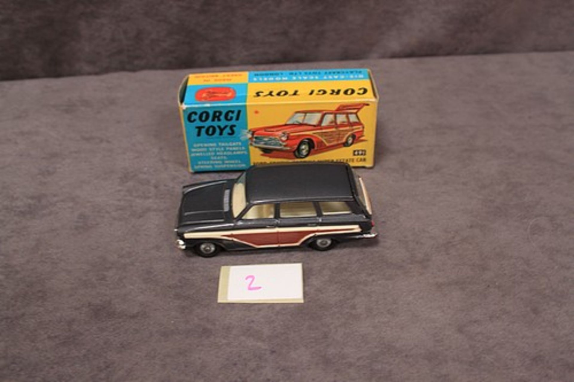 Mint model Corgi Toys Diecast #491 Ford Consul Cortina Super Estate Car in grey in a very good - Image 2 of 2