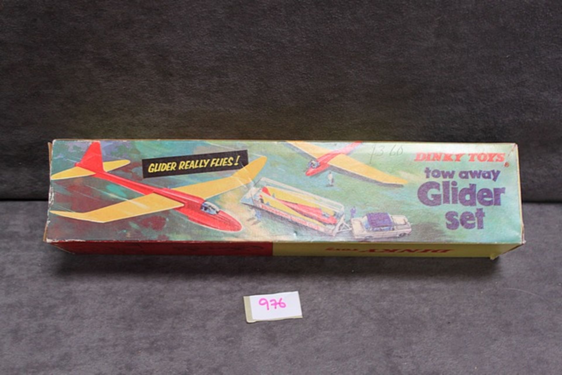 Quite Rare Mint Dinky Diecast Toys #118 Tow Away Glider Set with inner packaging in excellent box - Image 2 of 2
