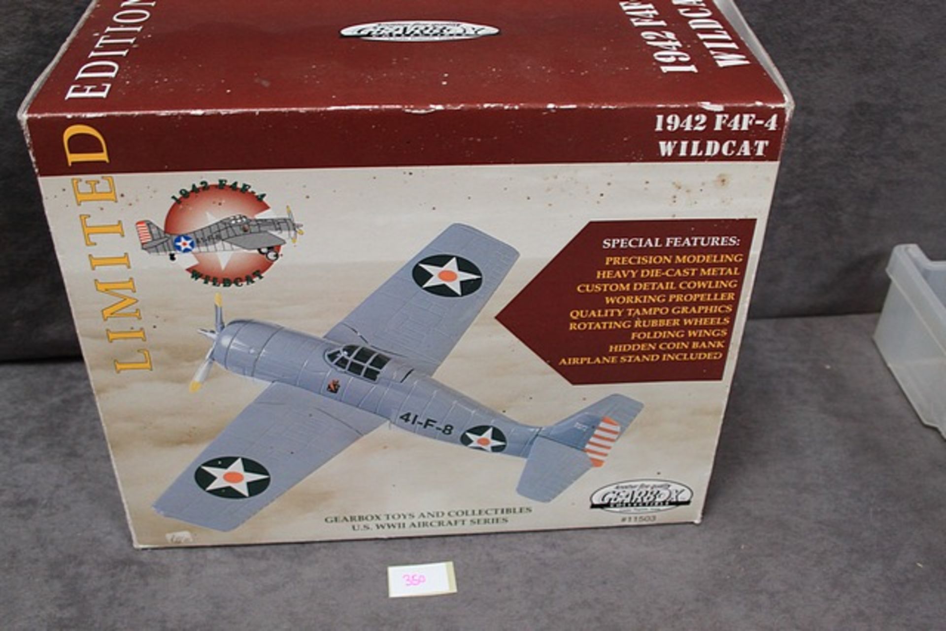 Gearbox Toys & Collectables US WWII Aircraft servies 1942 F4F-4 Wildcat in box