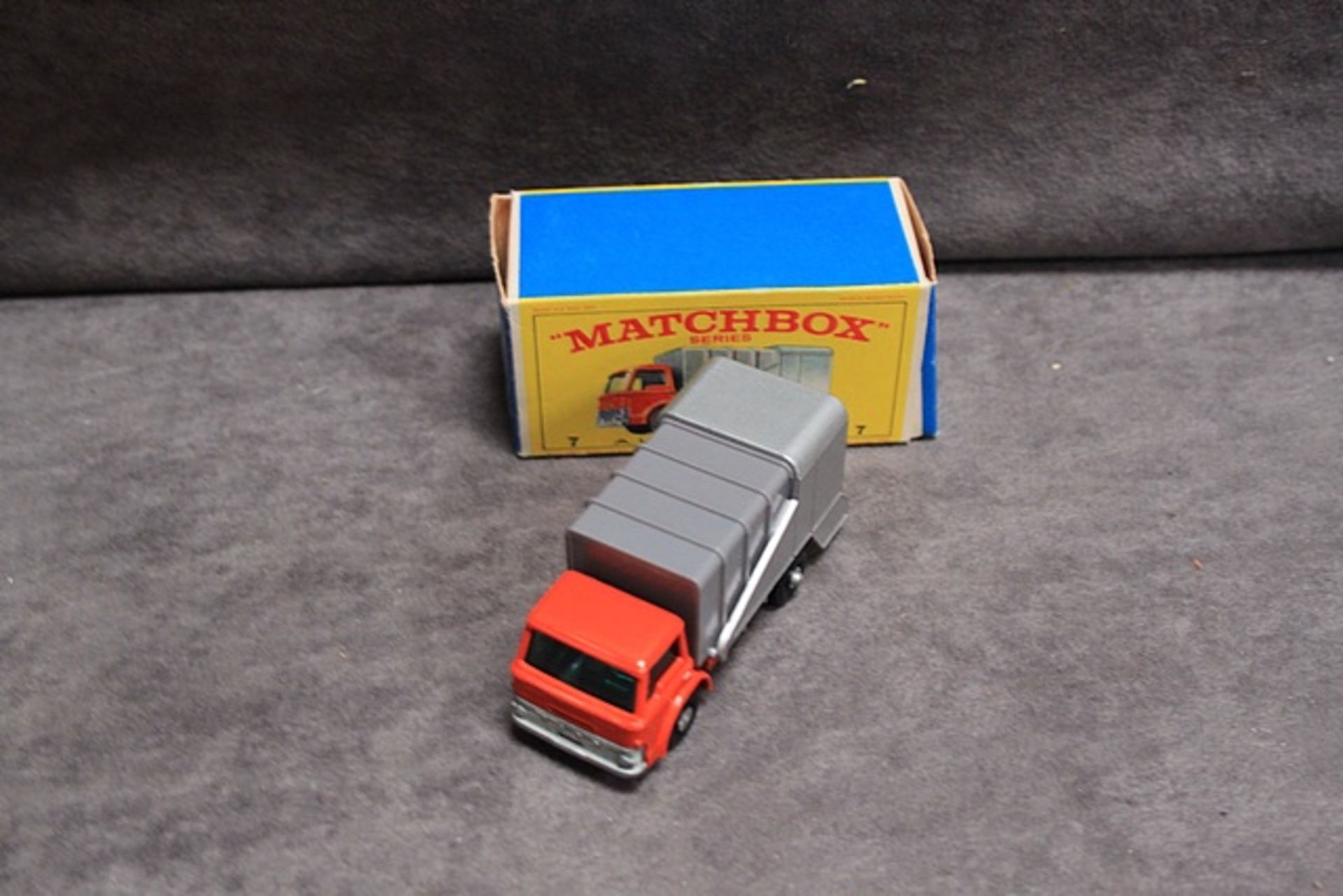 are Version Mint Matchbox Series diecast #7 Ford Refuse Truck in crisp box - Image 3 of 3