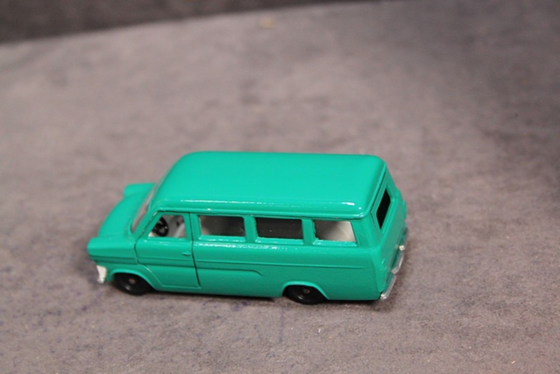 Rare Mint Siku diecast #V268 Ford Transit Kombi in crisp box