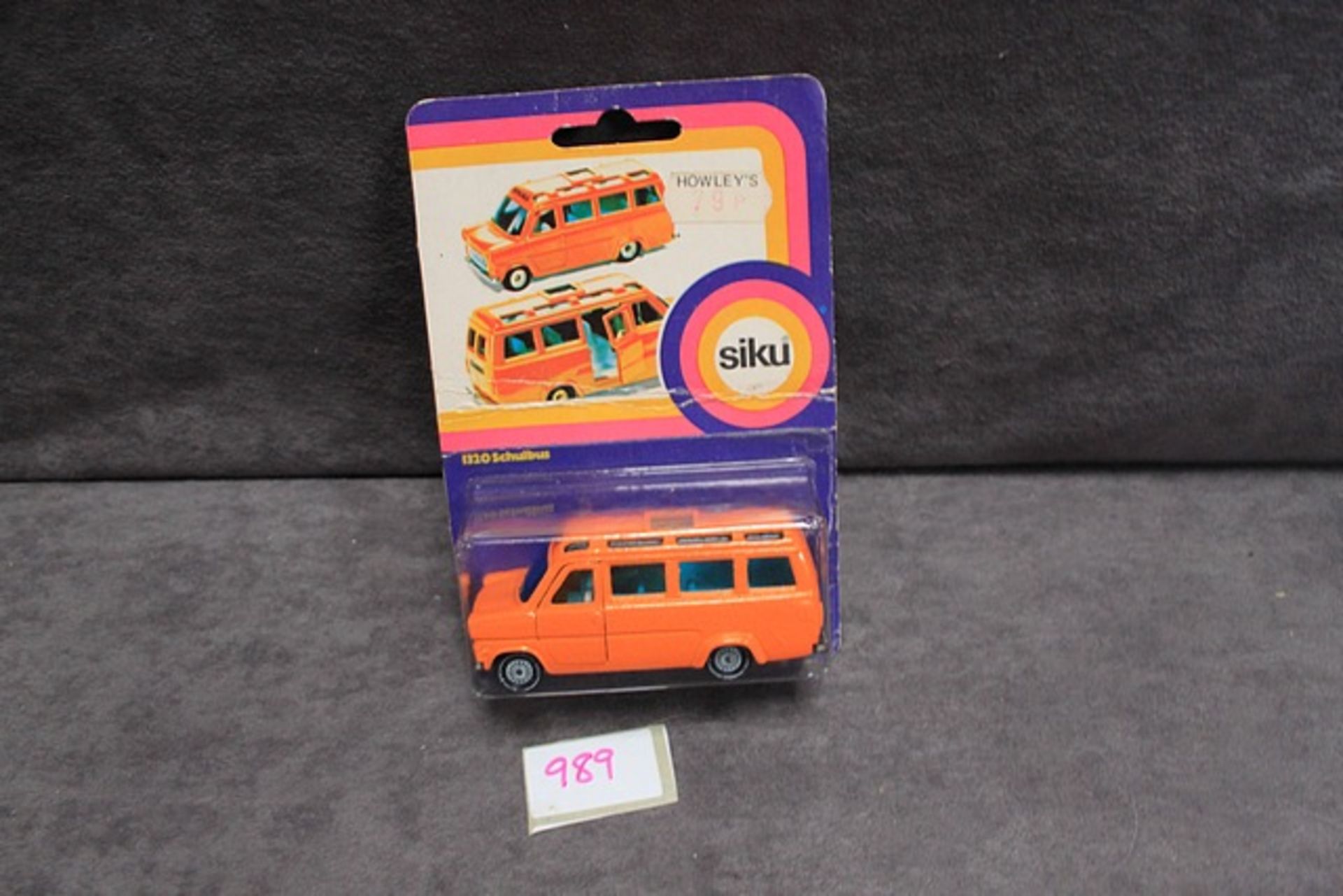 Siku diecast #1320 ford Transit School Bus on original bubble card - Image 2 of 2
