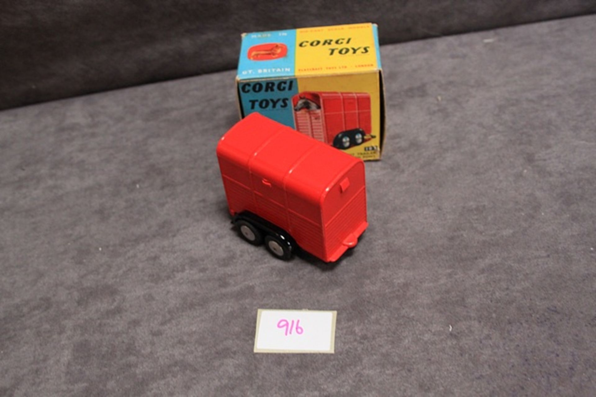 Near Mint Corgi Toys diecast #102 Rice's pony trailer with pony in excellent firm box - Image 2 of 2