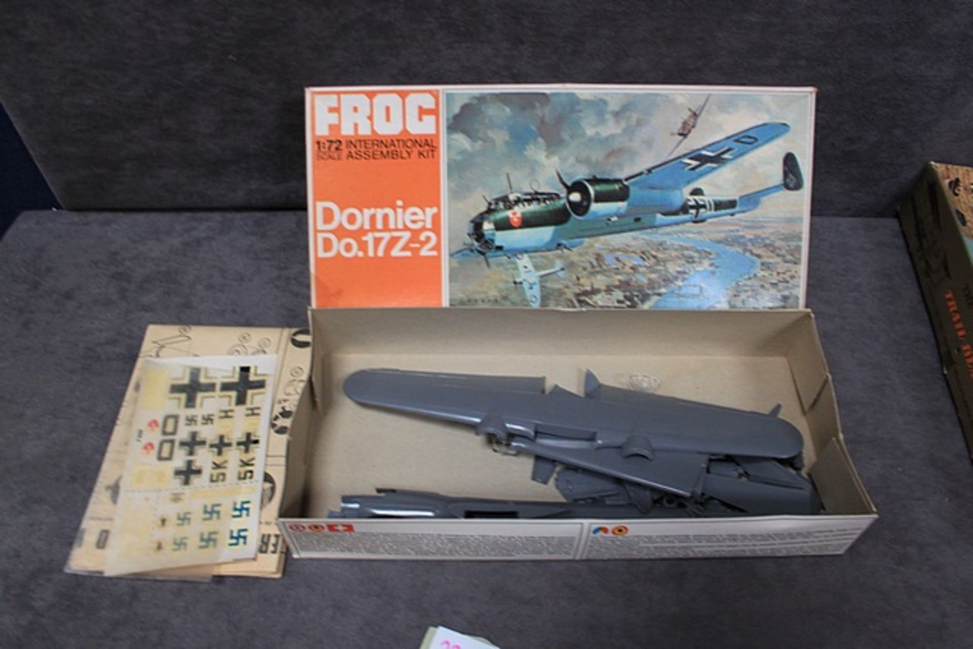 Frog 1:72 scale #F205 Dornier Do.17Z-22 with instructions in box - Image 2 of 2
