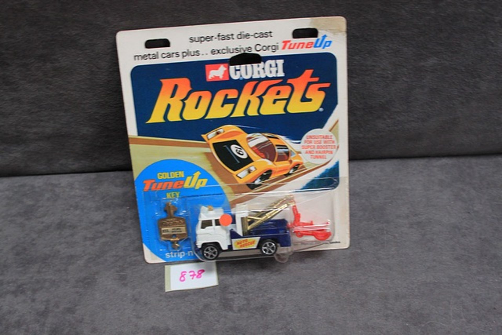 Rare Corgi Rockets diecast #933 Holmes wrecker with white cab on original bubble card