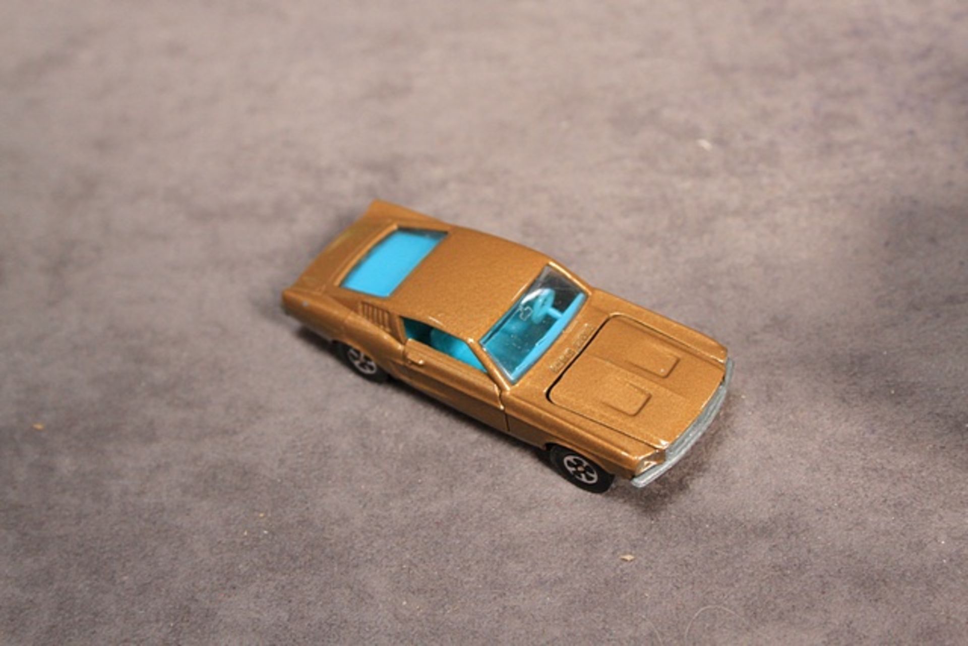Quite Rare Mint Lone Star Flyers #39 Ford US Mustang in bronze with firm box - Image 3 of 3