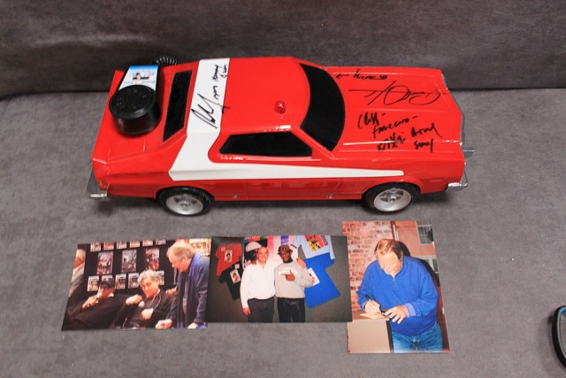 Rare Signed by Antonio Fargus, Michael Glazier & David Soul Fushintoys plastic Radio Control car