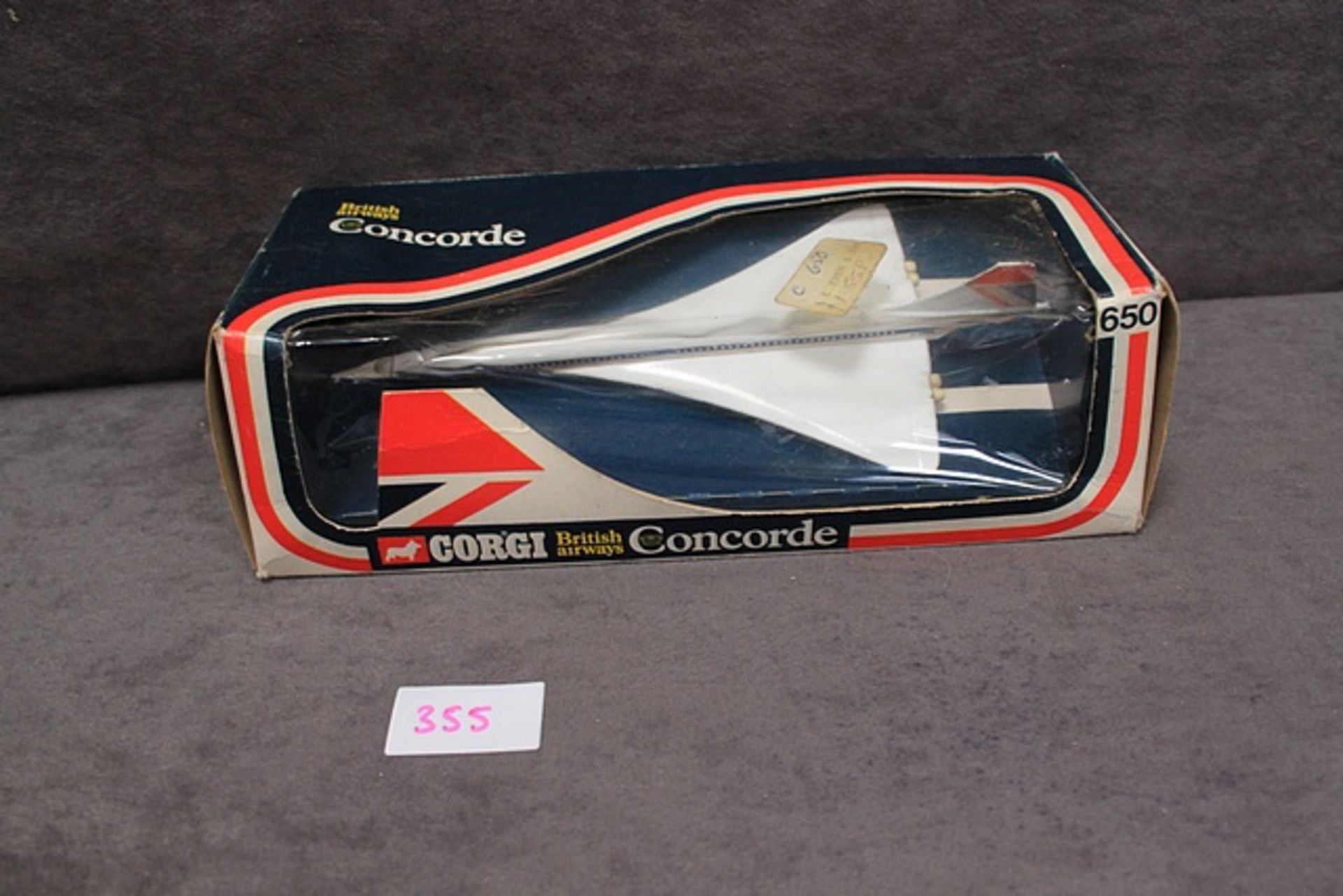 Rarer version Mint Corgi Diecast #650 British Airways Concord in box (GBBDG on tail) with slight box