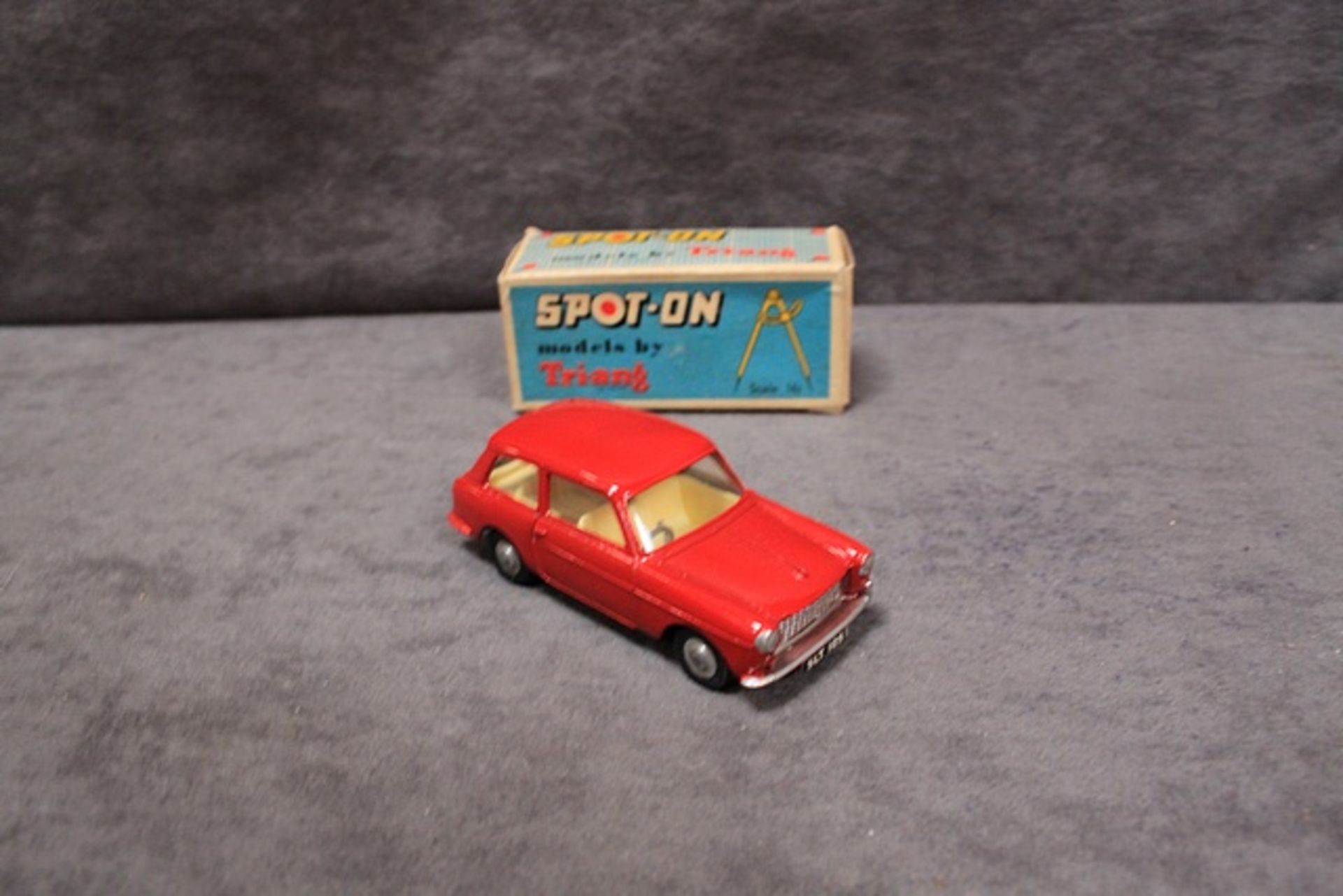 Triang Spot-On #154 Austin A40 in red in box - Image 2 of 3