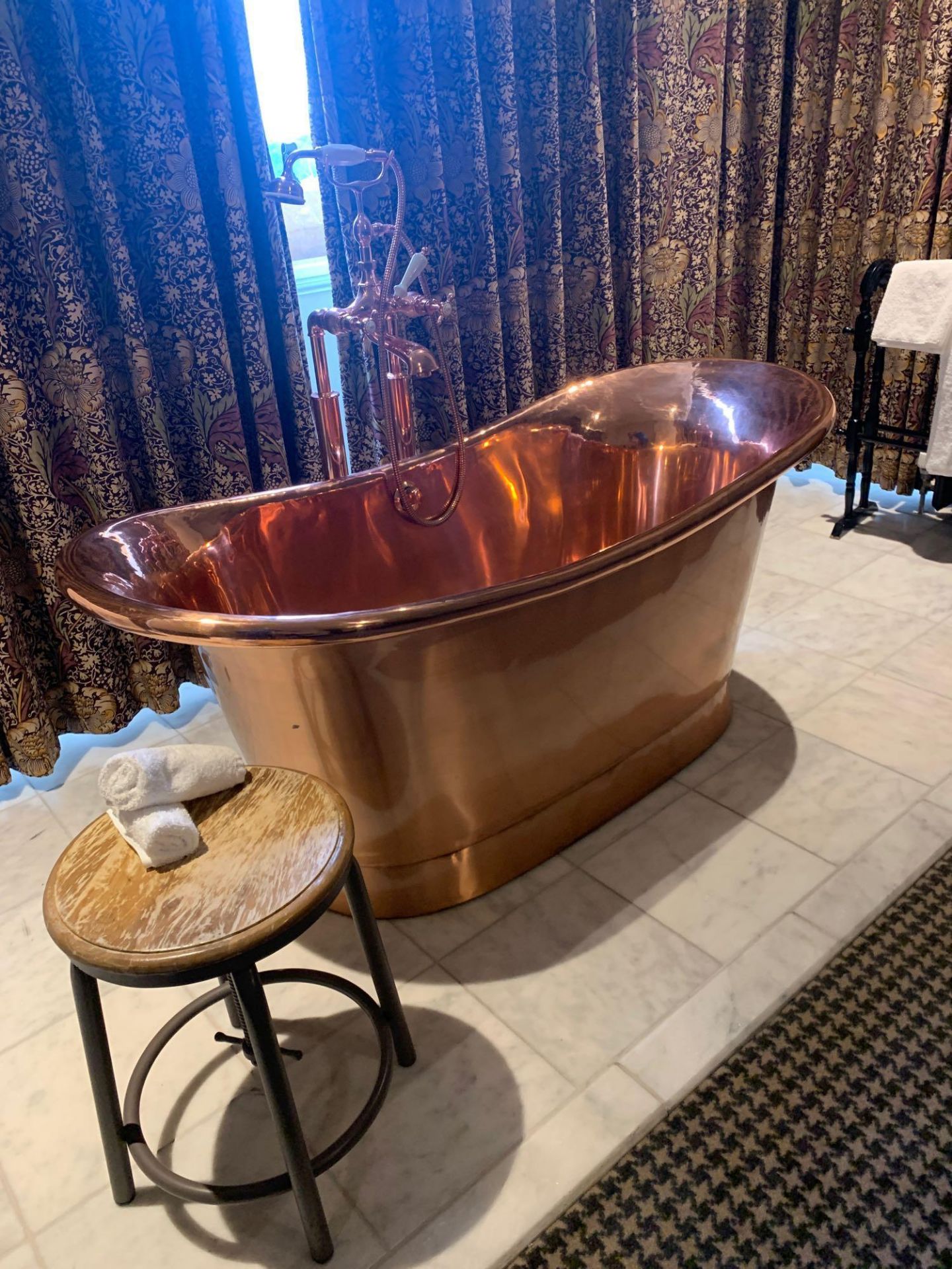 Copper Slipper Bath With Taps And Shower Polished Copper Throughout 150cm x 65cm x 64cm - Image 5 of 5