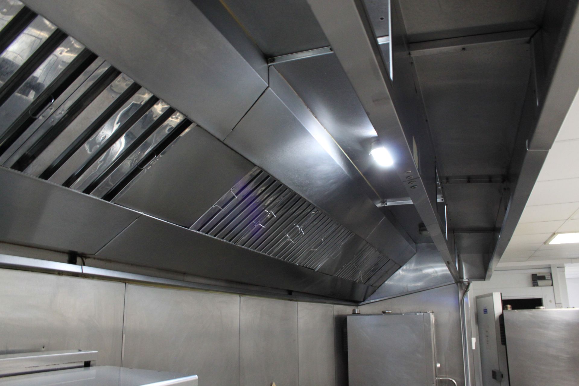 Stainless Steel Baffle Filters (12) Extraction Canopy 7m (L) x 1 5m (W) - Image 2 of 2