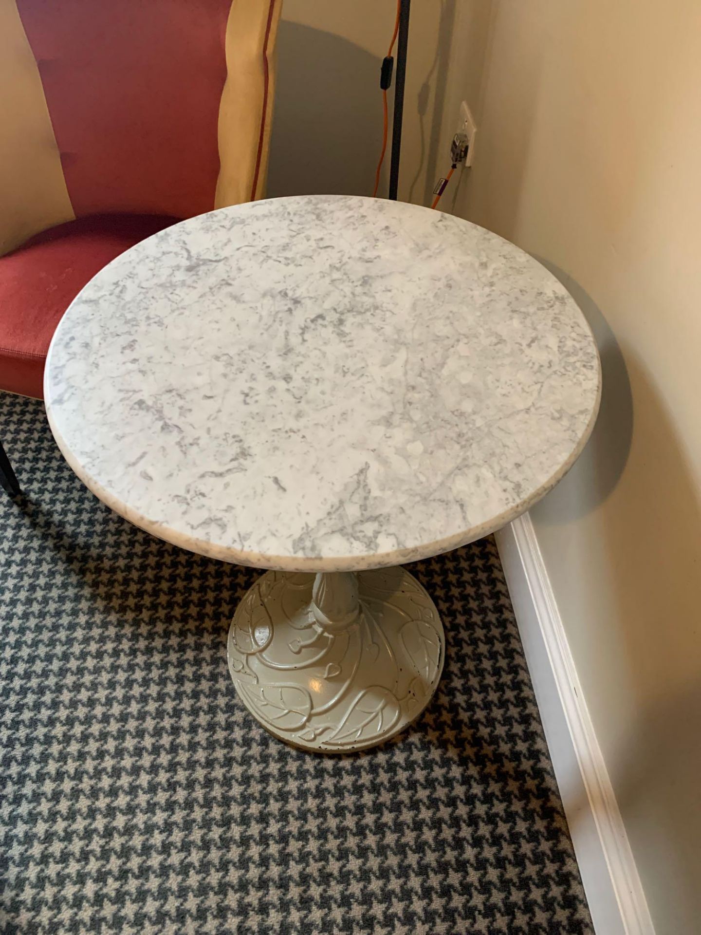 Round Cast Iron Table With White Marble Top The Base Painted Nouveau Table Base In Cast Iron 60 X - Image 3 of 4