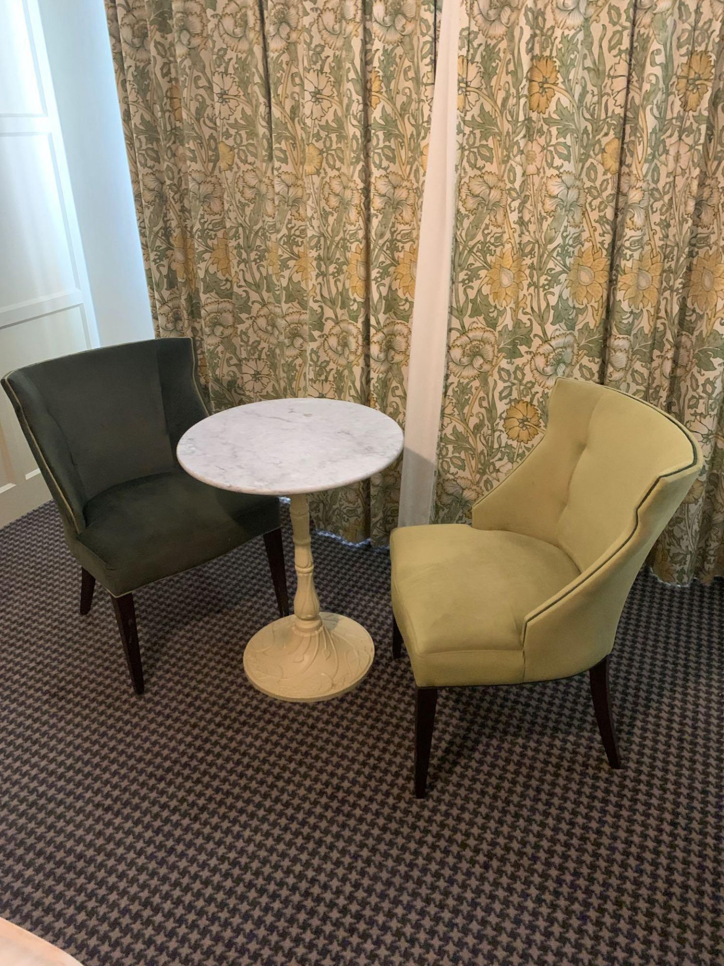 Round Cast Iron Table With White Marble Top The Base Painted Nouveau Table Base In Cast Iron 60 X - Image 2 of 4