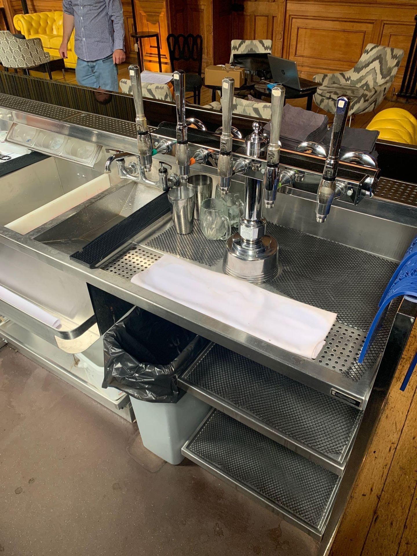 Cantilever Bars Stainless Steel And Black Glass Counter With Workstation Behind To Include Ice - Image 2 of 6