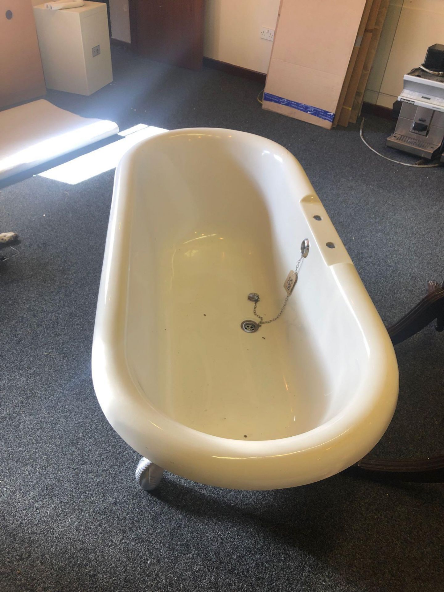 Freestanding White Slipper Bath With Silver Feet 1650 x 740mm