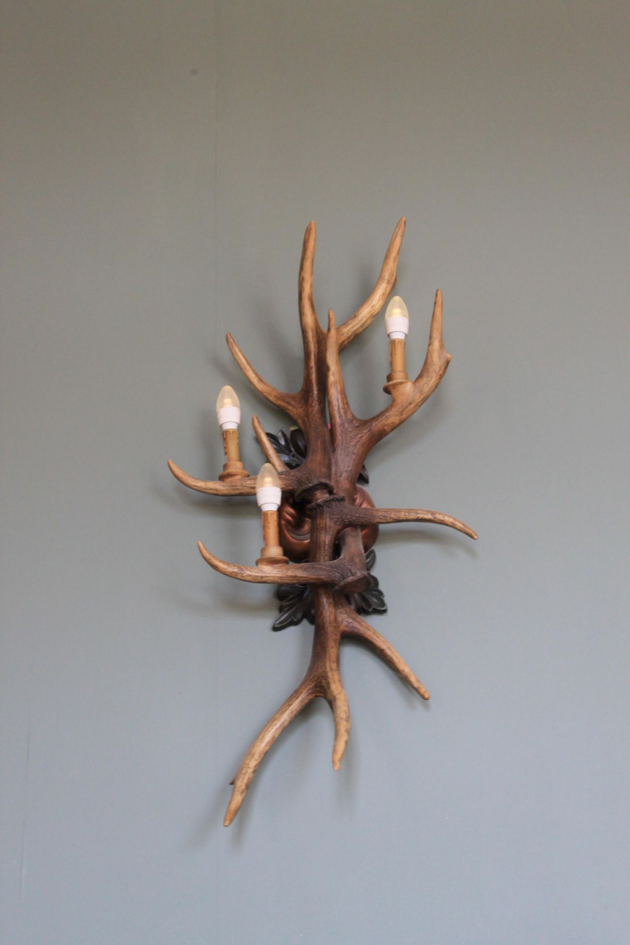 A Pair Of 3 Lamp Resin Antler Wall Sconces 1000 x 300mm