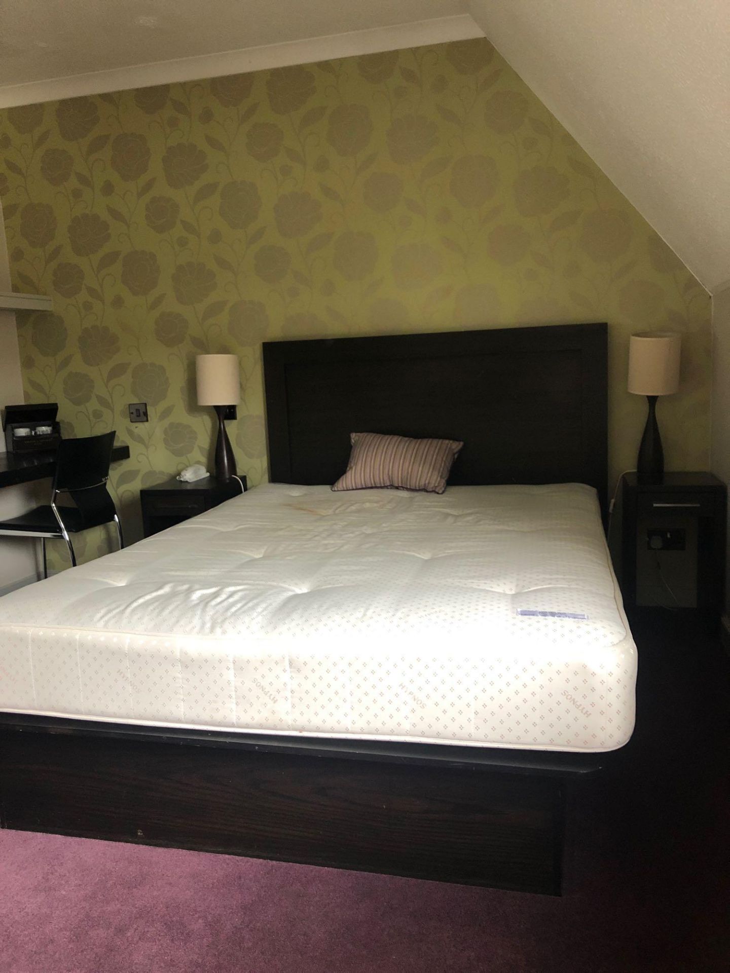 2 x King Size Beds & Double Beds With Headboards 8x Bedside Tables 4x Hanspree 22Â Flat Screens