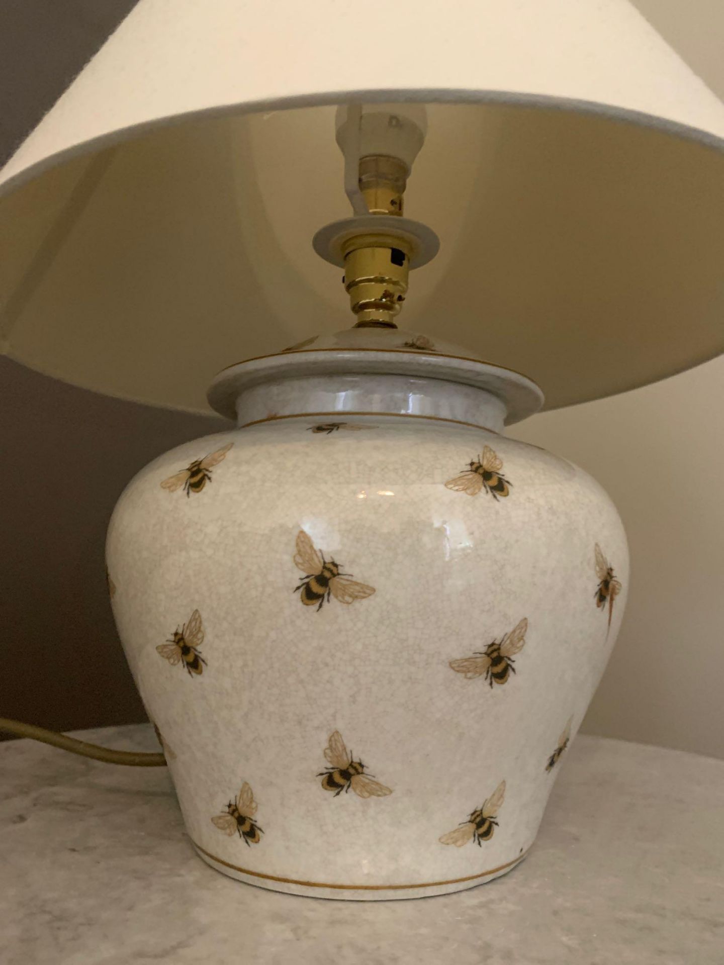 A Pair India Jane Bee Table Lamp 42cm Complete With Shade - Image 2 of 3