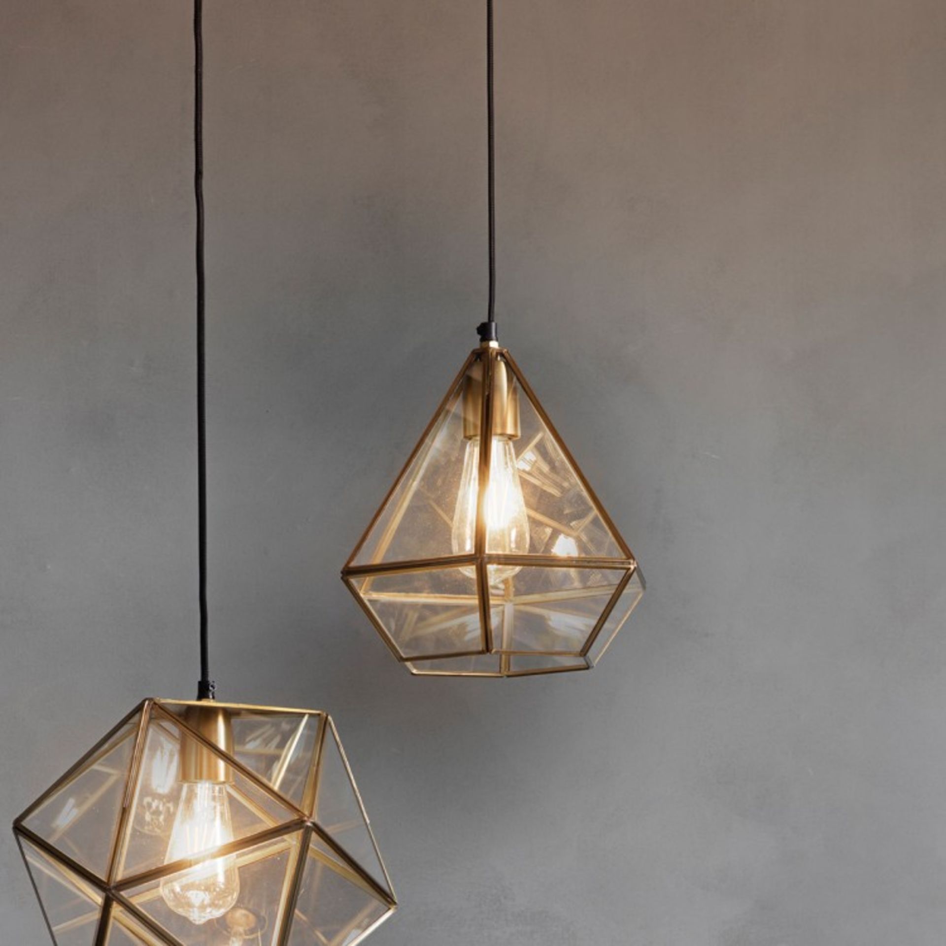 Piceno Pendant Lamp A diamond style, this Piceno pendant lamp will brighten up any room.Steel /