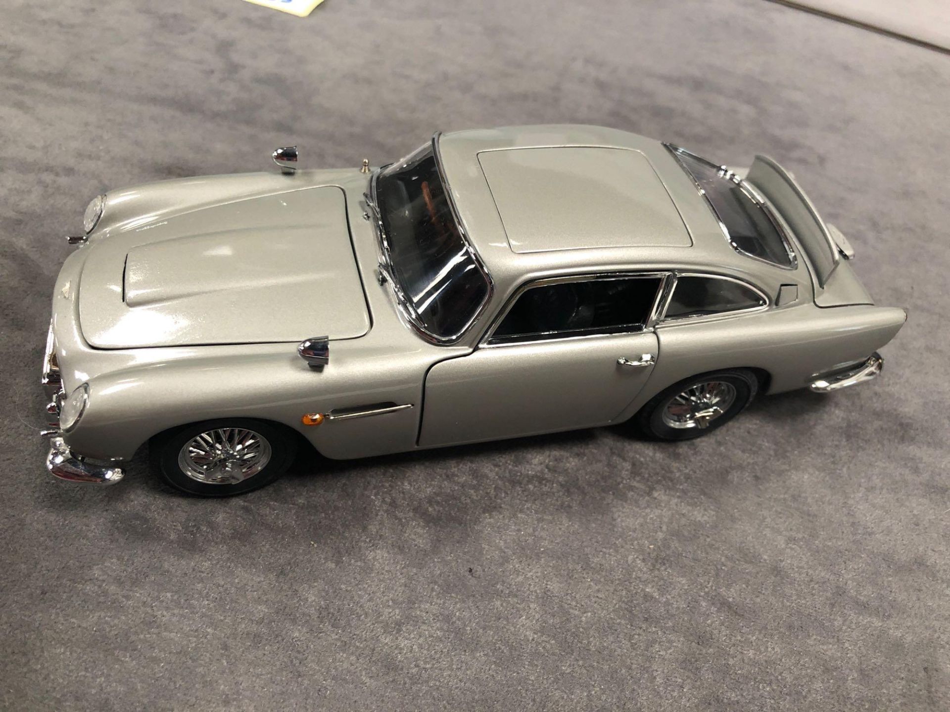 Mint Danbury Mint Aston Martin Db5 James Bond 007 Limited Edition Special Addition With Case, Box, - Image 2 of 4