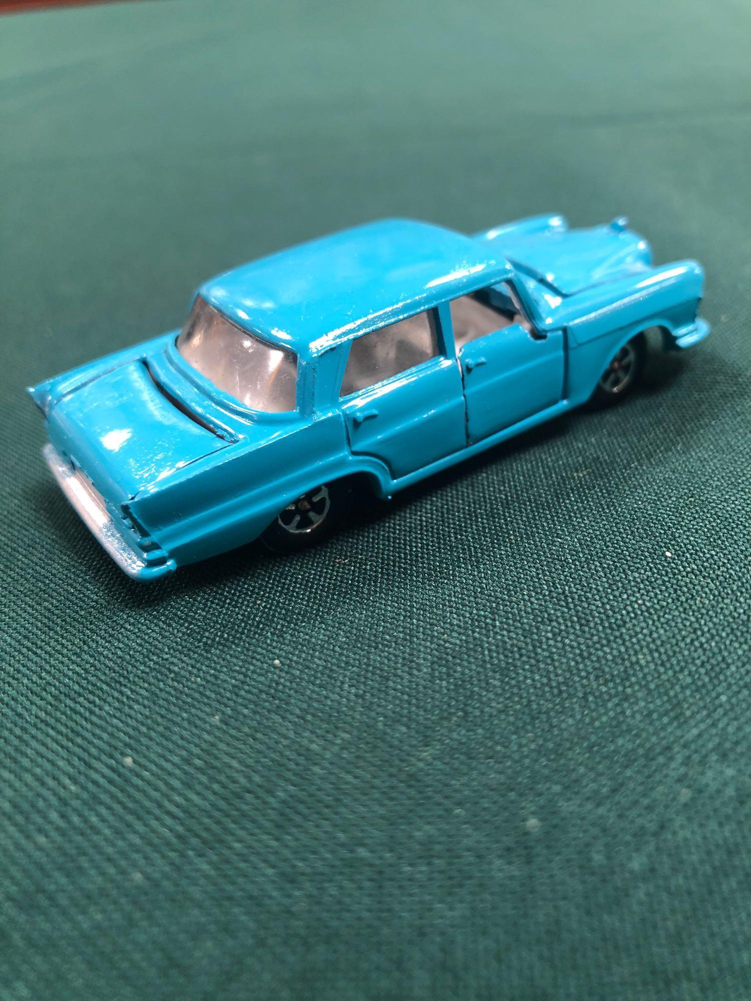 Lone Star Flyers Diecast Model #17 Mercedes-Benz 220SE In Blue With A White Interior In Box - Image 3 of 3