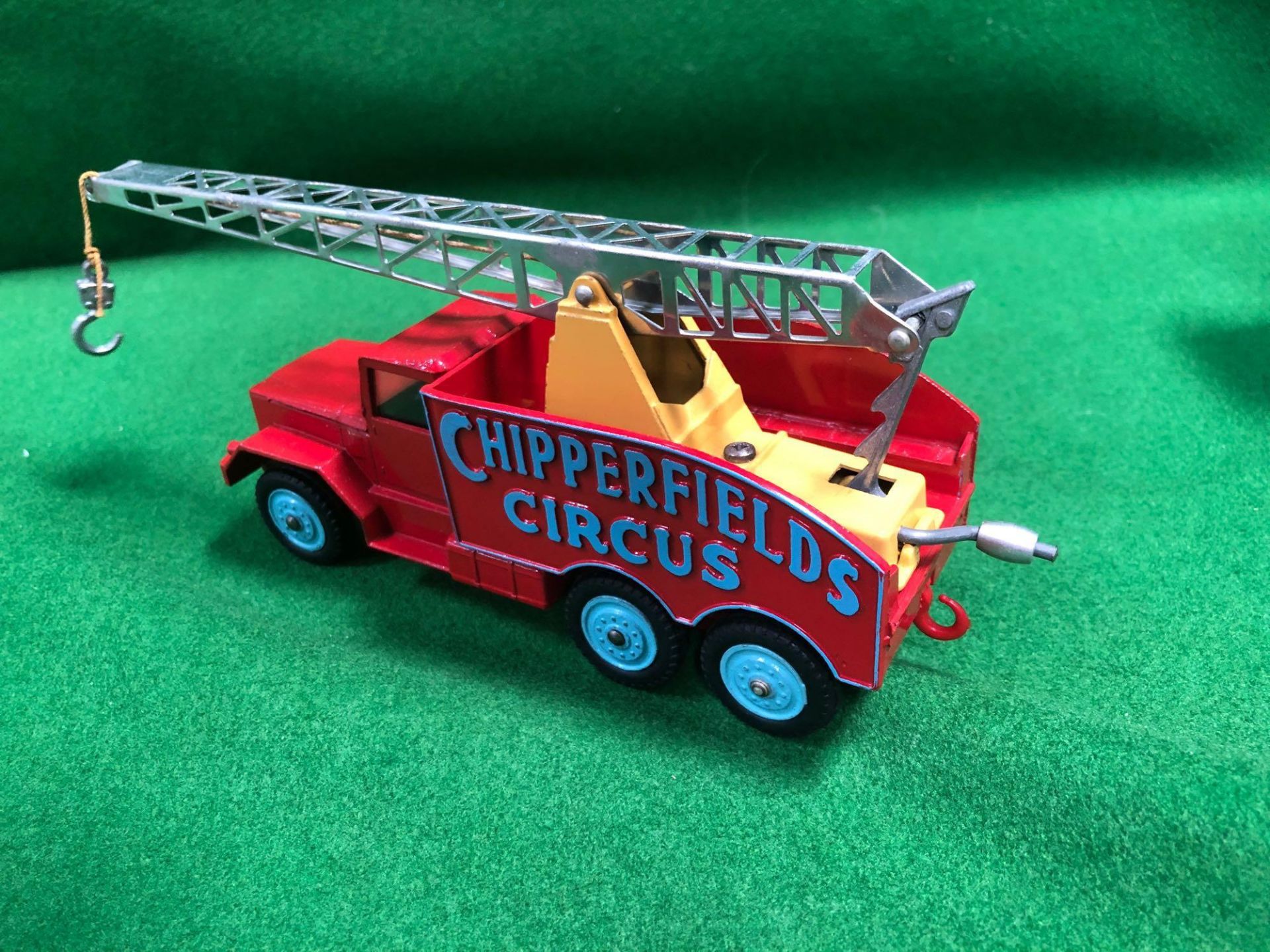 Mint Corgi Toys Diecast #1121 Chipperfields Circus Crane Truck With Inner Packaging And Leaflet In - Image 3 of 3