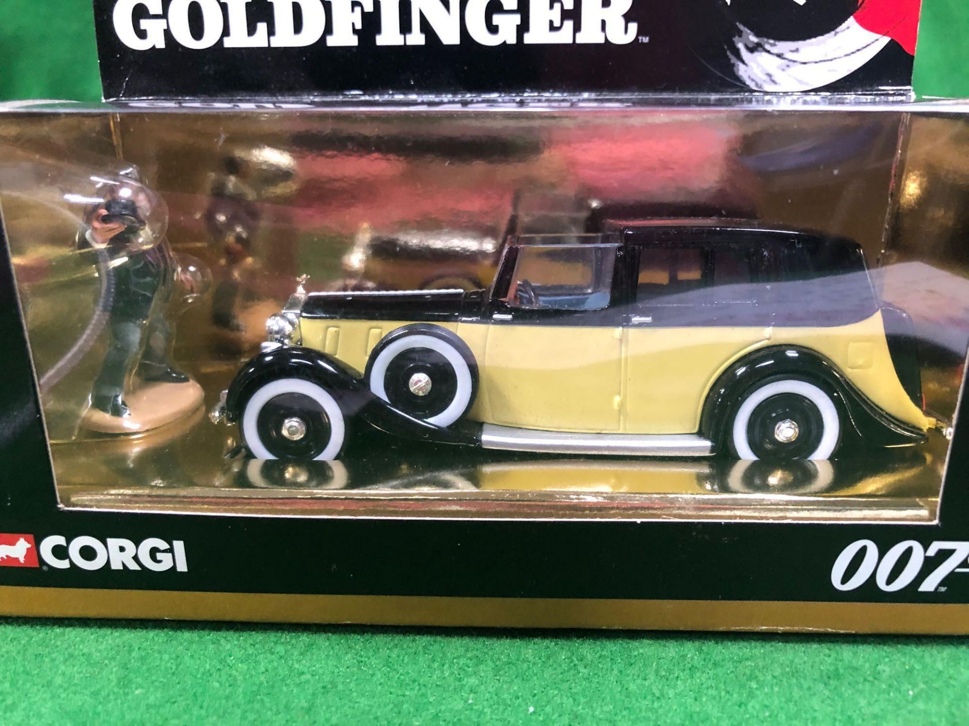 Corgi The Directors Cut 007 Goldfinger CC06803 Rolls Royce Ii Sedance De Ville From Goldfinger - Image 2 of 2