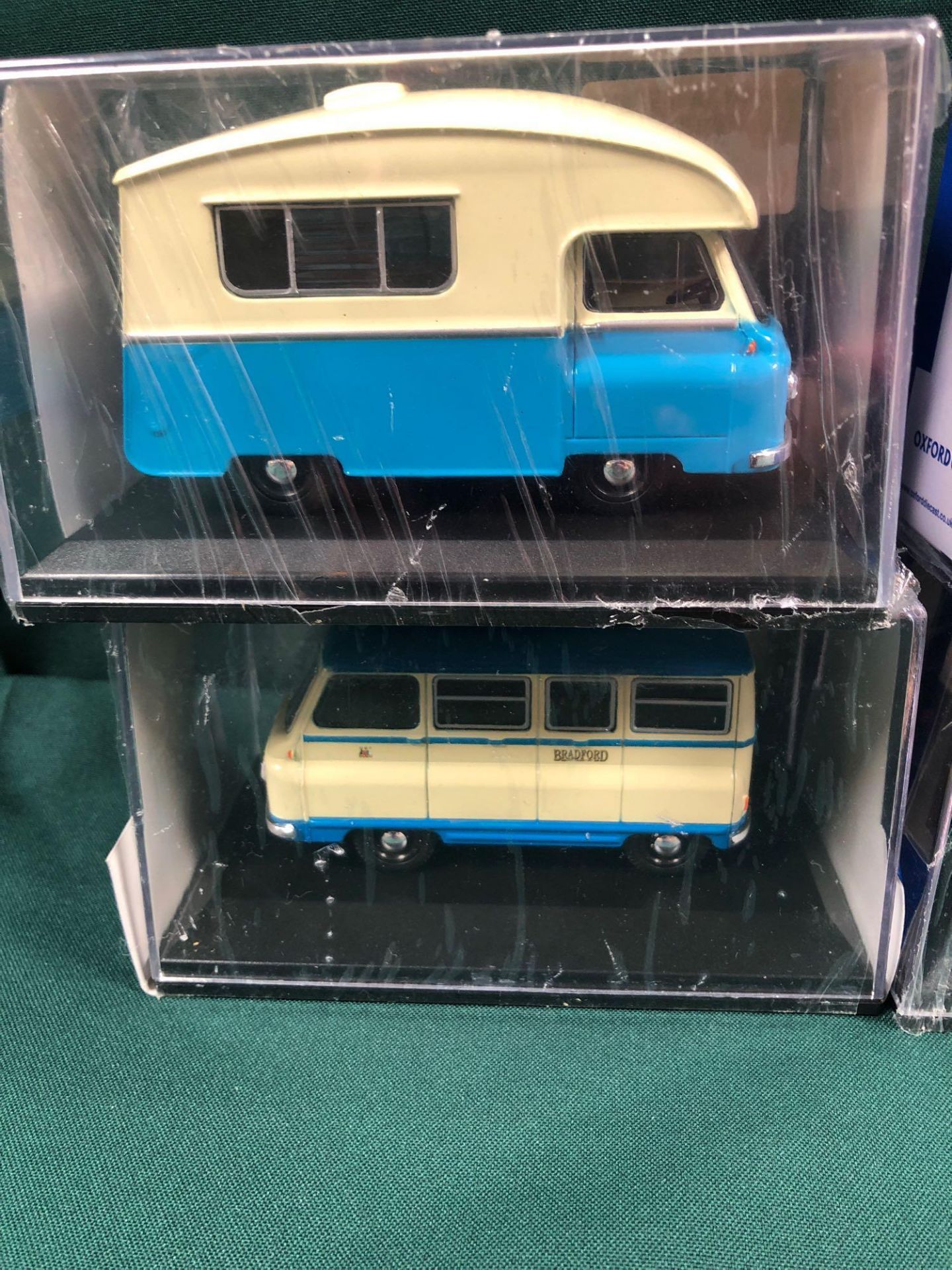 4x Oxford Diecast Models All On Display Boxes, Comprising Of; #RT025 RT Bus, #JM011 Bradford J2 - Image 2 of 3