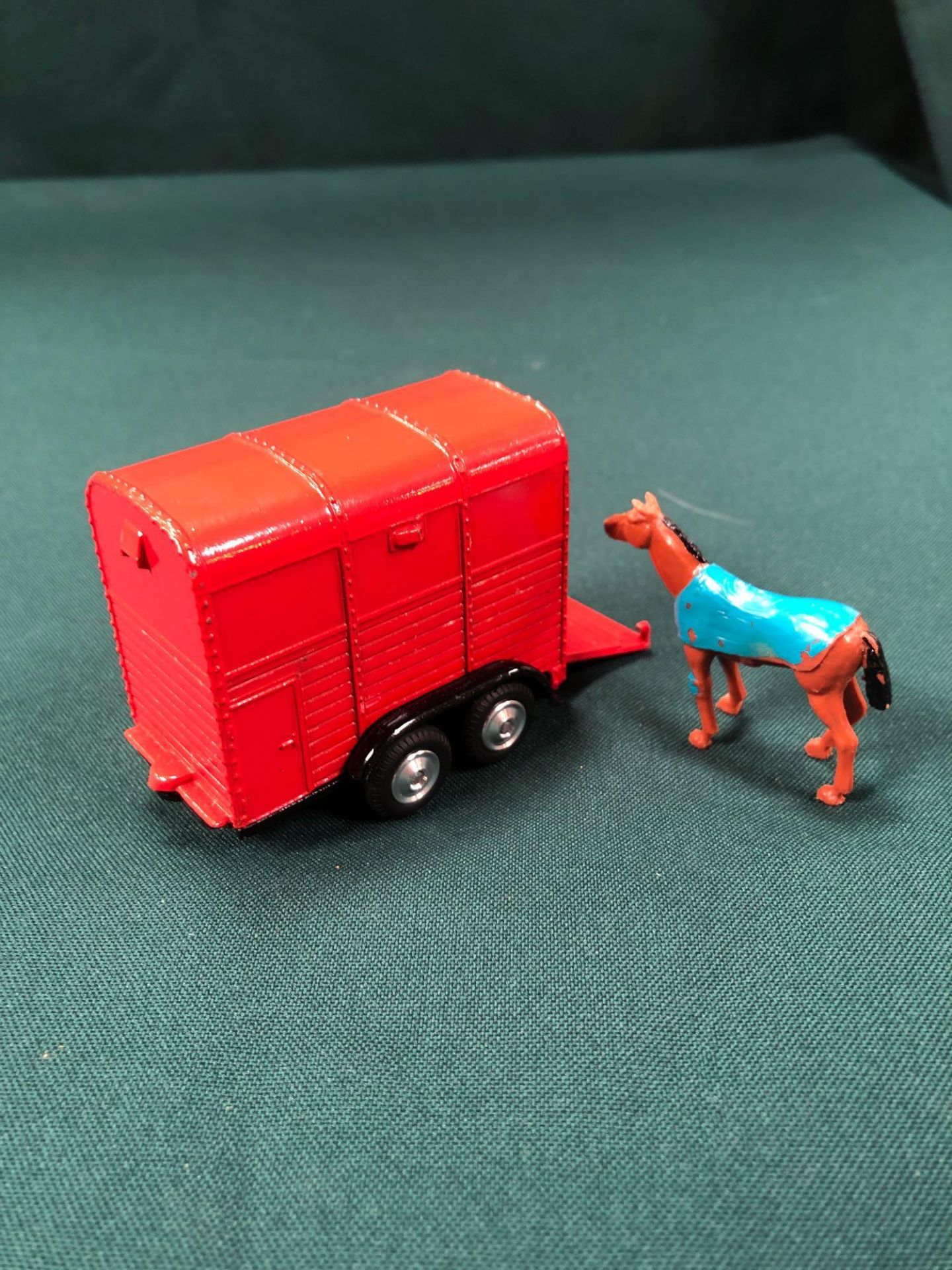 Mint Corgi Toys Diecast #102 Rices Pony Trailer With Pony And Excellent Box - Image 3 of 3