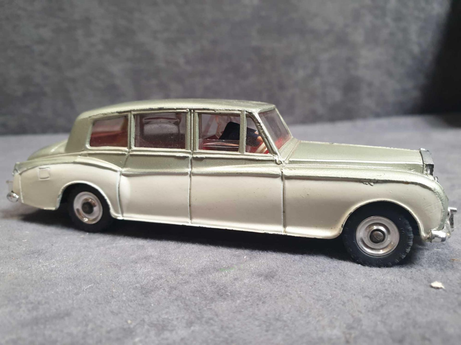 Dinky Diecast #198 Dinky Diecast Rolls Royce Phantom V Green/Cream - Concave Hubs Without Box 1962- - Image 3 of 4