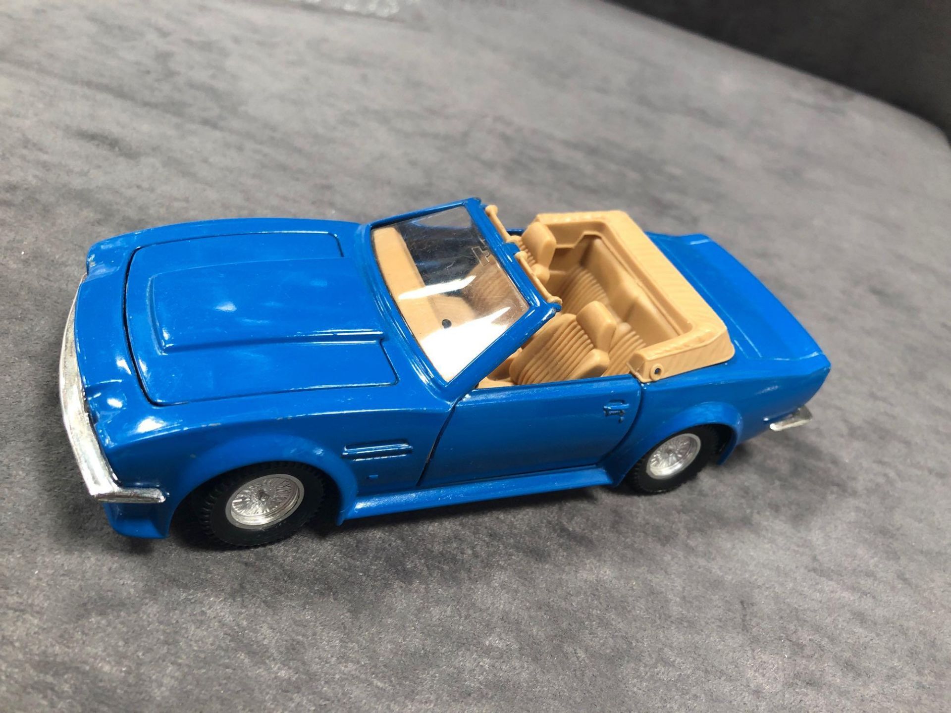 Polistil Aston Martin V8 In Blue With Open Top Roof No Box - Image 2 of 2