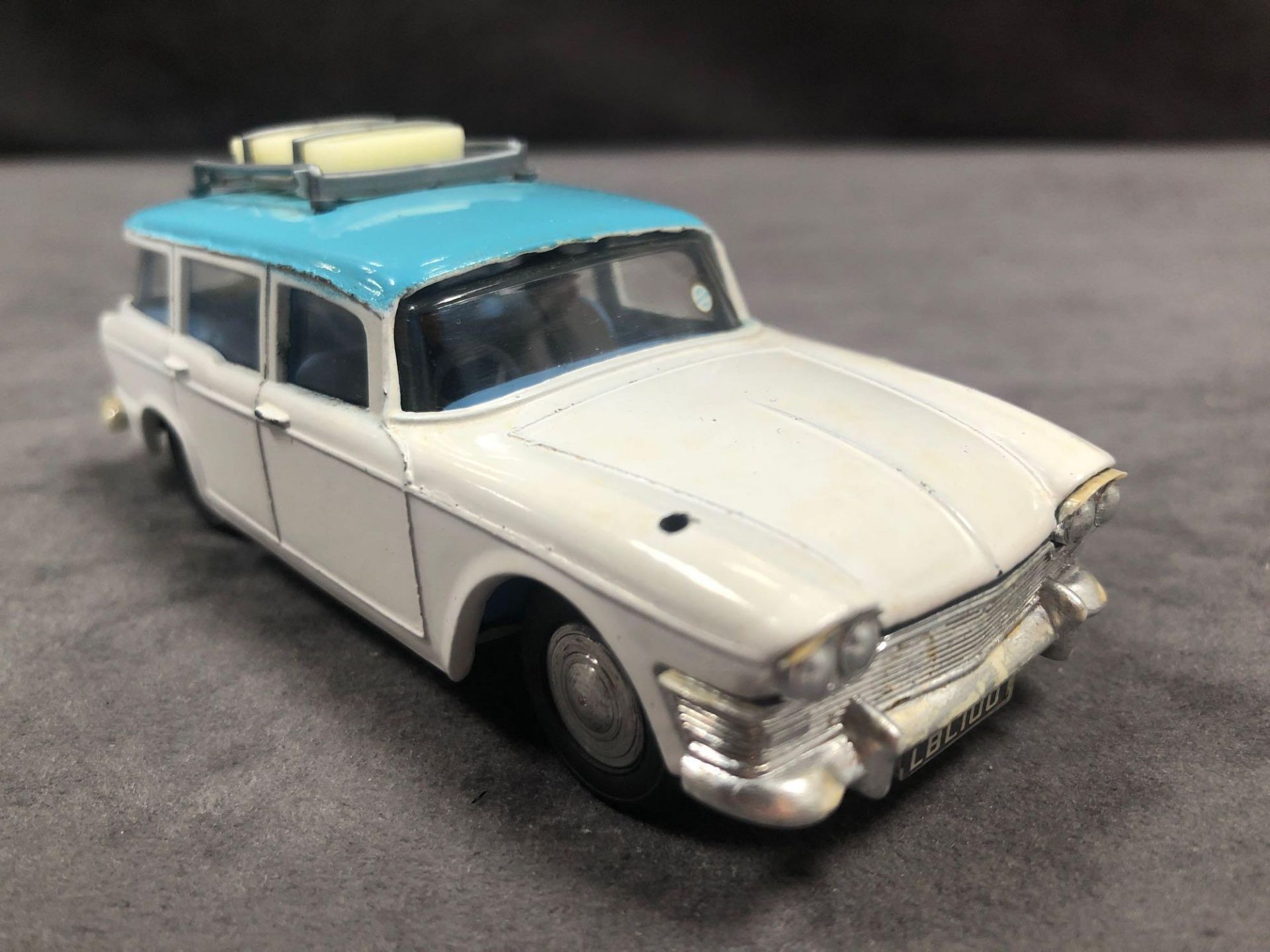 Quite Rare Spot On By Triang Humber Super Snipe Estate 1/42 Scale Car In White With A White Roof And - Image 2 of 3