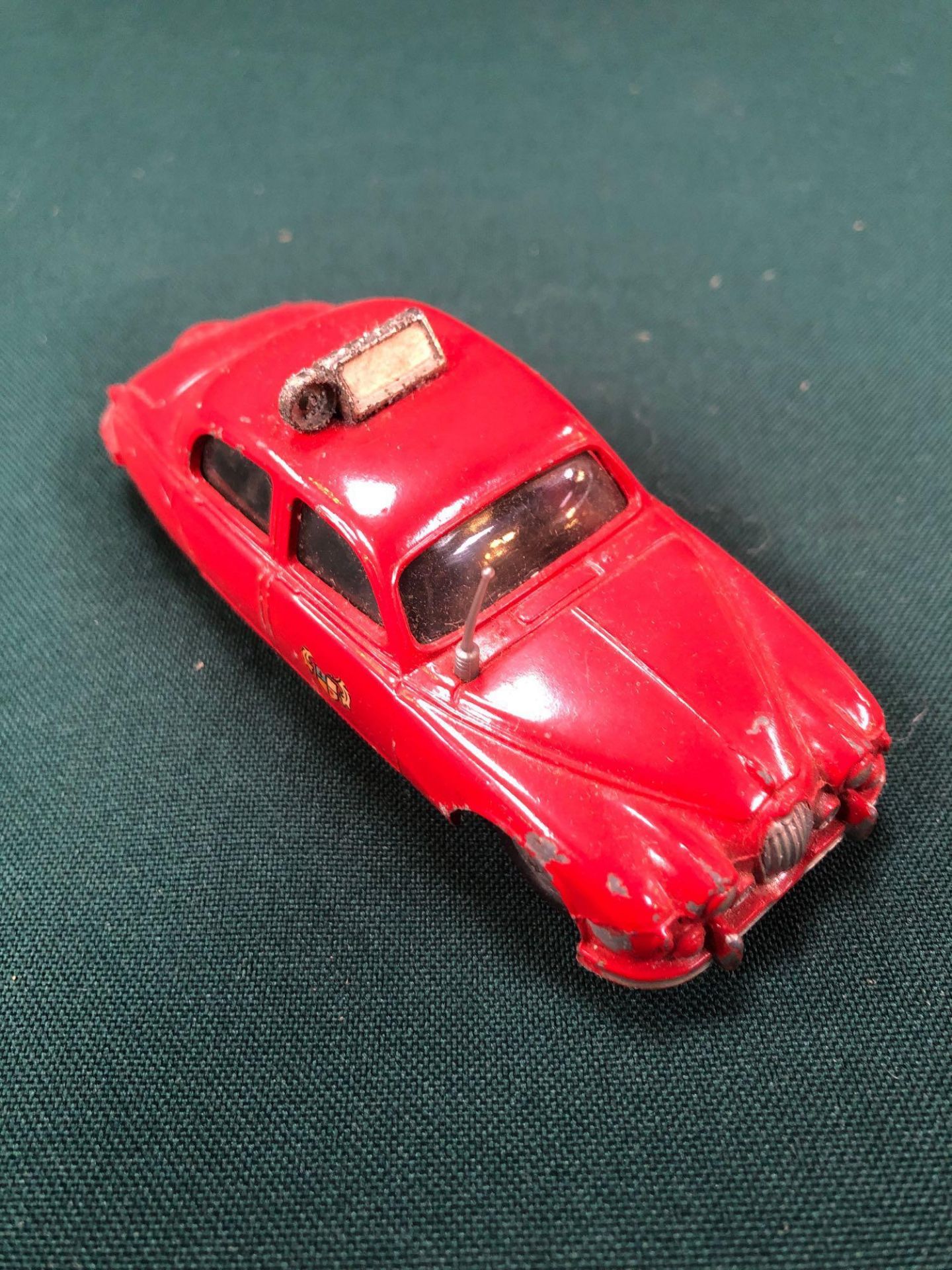 Corgi Toys Diecast #213 24 Jaguar Fire Service Car In A Poor Box With (No End Flaps Or Tabs) - Image 2 of 3