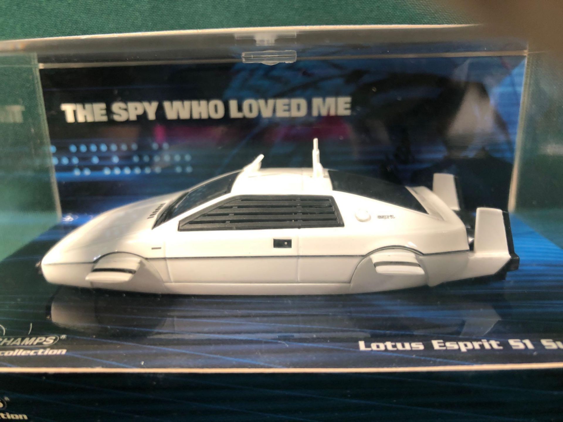 The Minichamps Bond Collection Diecast #400 135270 Lotus Esprit S1 Submarine From The Spy Who