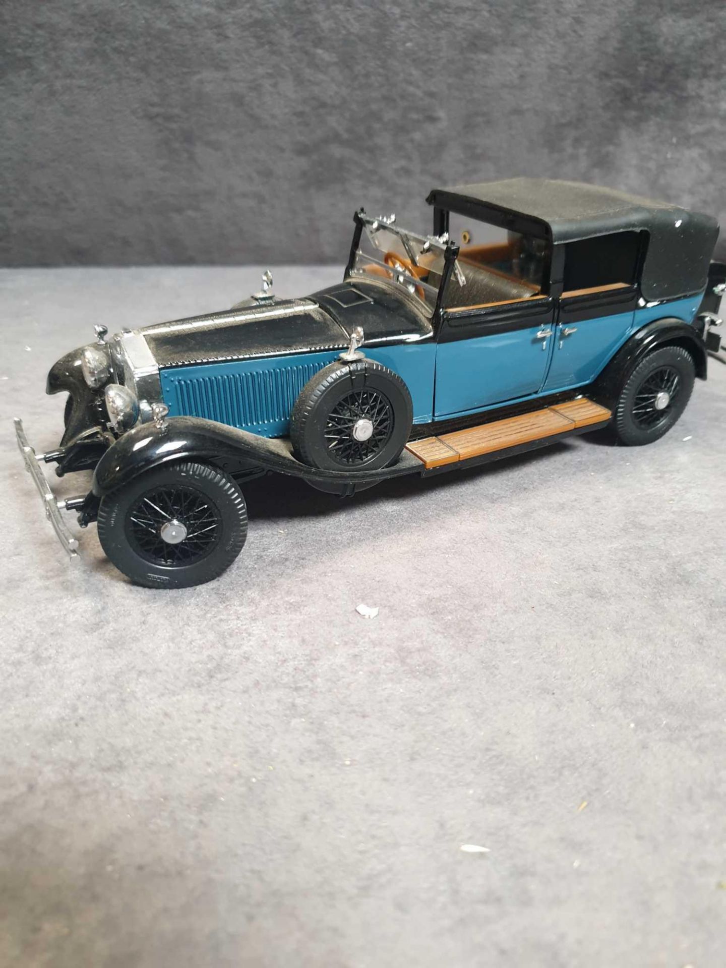 Franklin Mint 1:24 Scale 1929 Rolls Royce Phantom I Cabriolet De Ville The Model Was Released In - Image 2 of 3