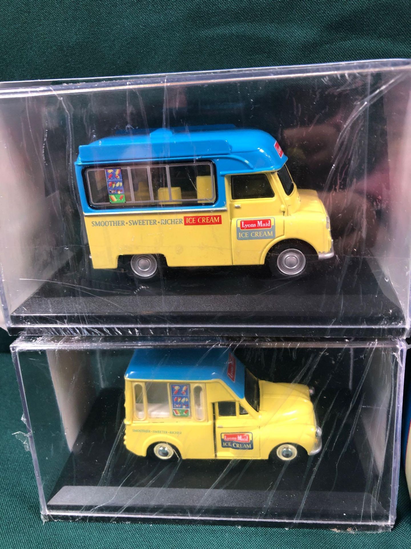 4x Oxford Ice Cream Vans Diecast Models All On Display Boxes, Comprising Of; #ANG033 Anglia Lyons - Image 2 of 3