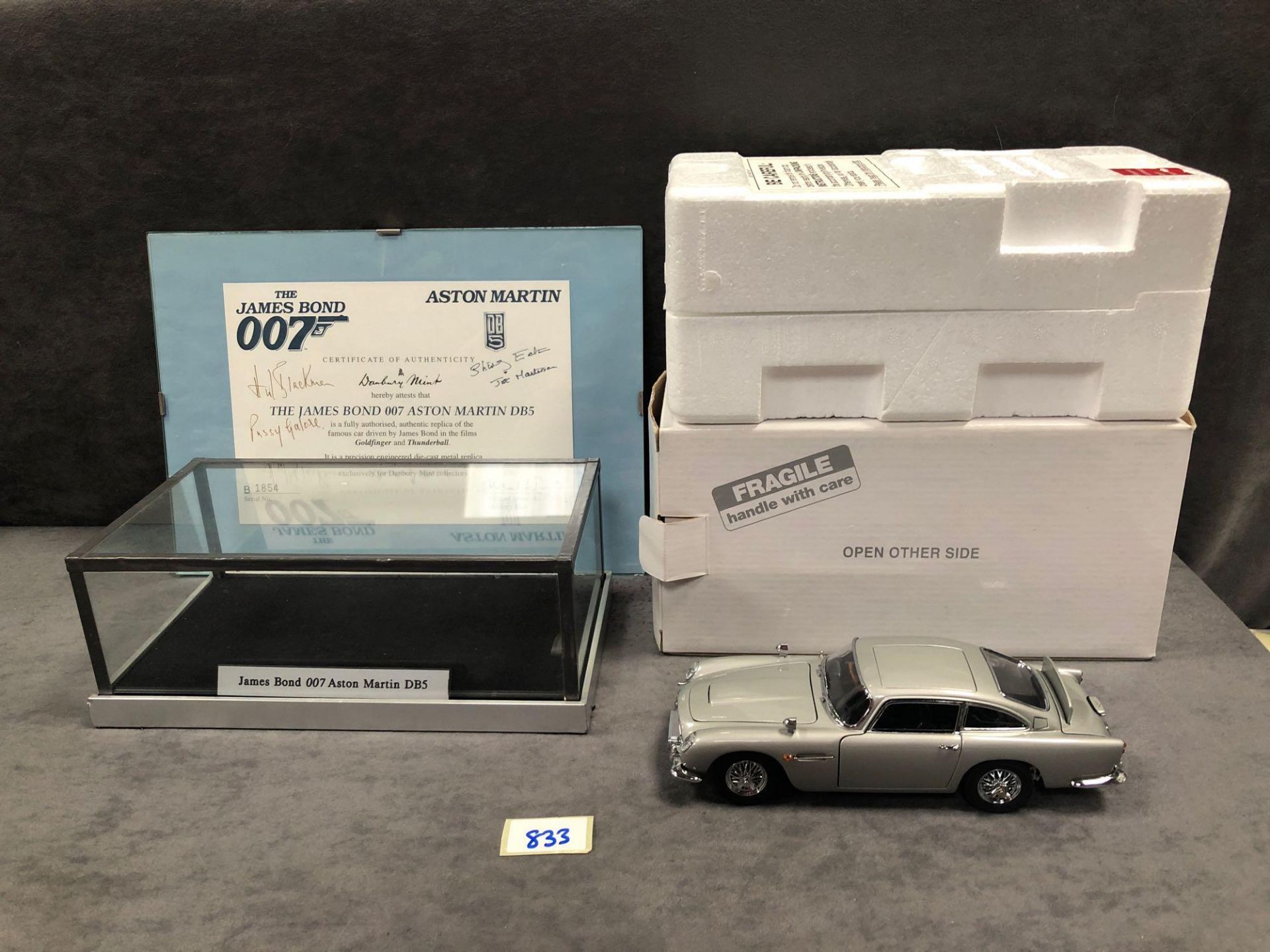 Mint Danbury Mint Aston Martin Db5 James Bond 007 Limited Edition Special Addition With Case, Box,