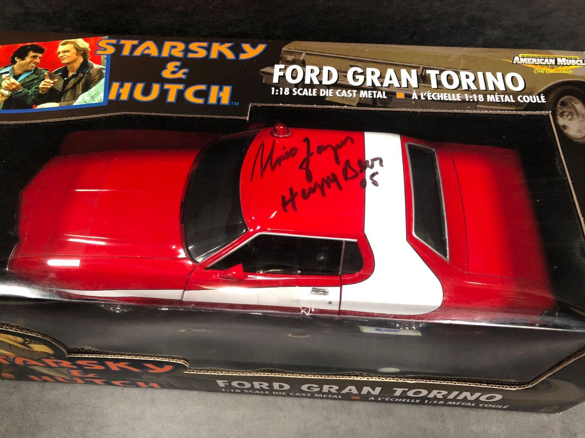 Signed by Antonio Fargus (Huggy Bear) American Muscle diecast 1/18 scale #36685 Starsky & Hutch - Image 2 of 2