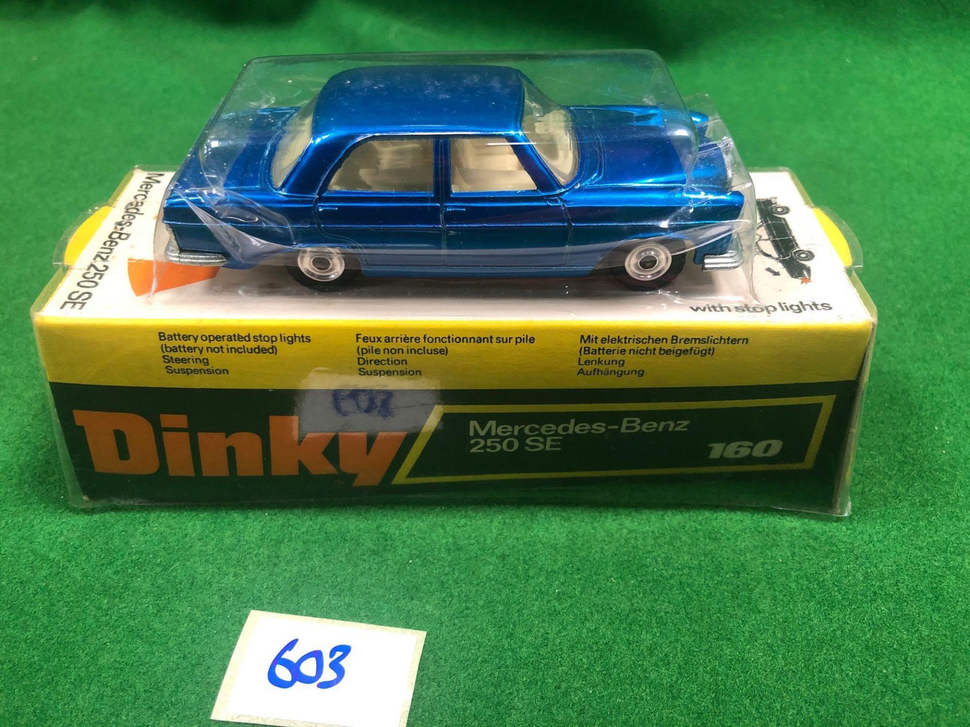 Mint Dinky Toys Diecast #160 Mercedes Benz 250 SE Original Bubble Packaging