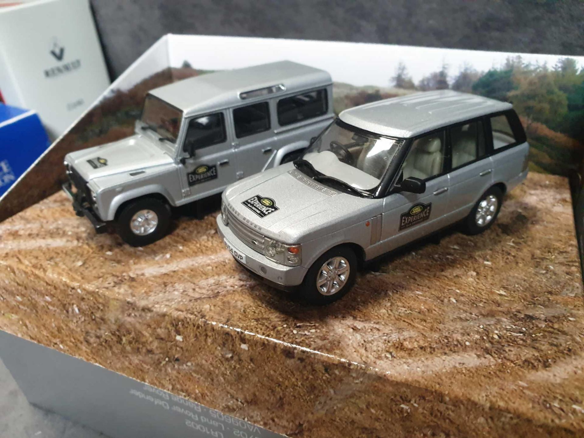 Vanguard Set Diecast #LR1002 Land Rover Experience 2 X Diecast Models In Box Comprising #VA09702 - Image 3 of 4