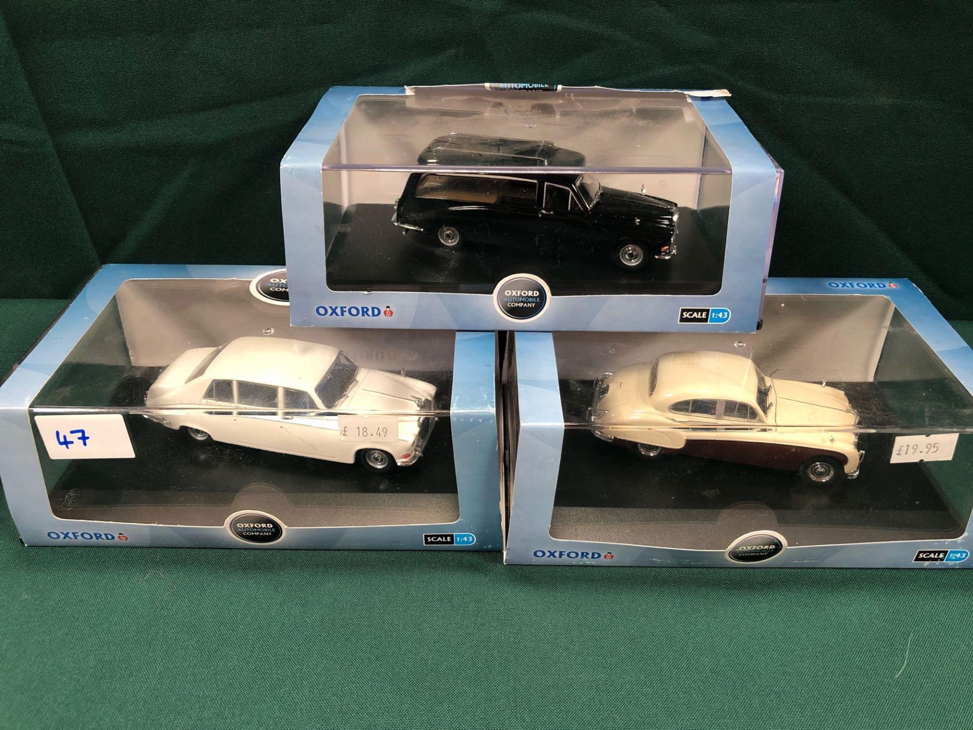 3x Oxford Diecast Models Scale 1/43 All In Display Boxes, Comprising Of; #DS002 Daimler DS420