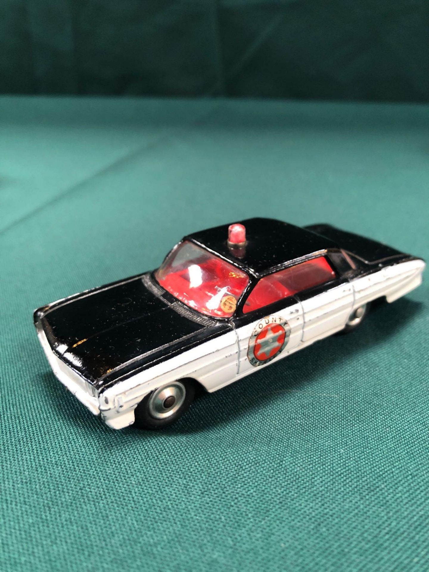 Excellent Corgi Toys Diecast #237 Oldsmobile Shower Car In Excellent Box (Model Has Inbox Rub And - Image 3 of 3