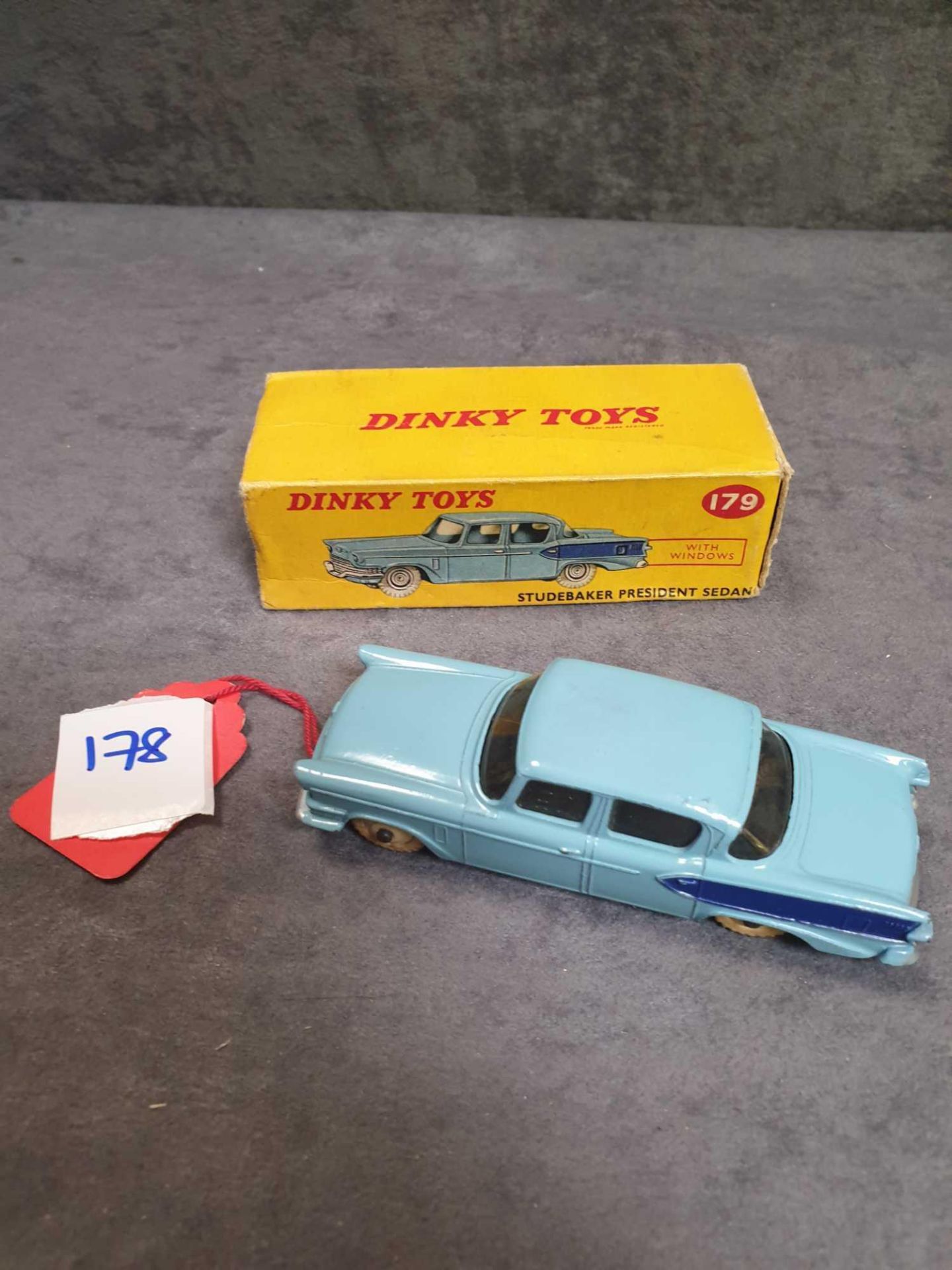 Mint Dinky Diecast #179 Studebaker president sedan blue cast hubs in very good  box 1958-1963 (end
