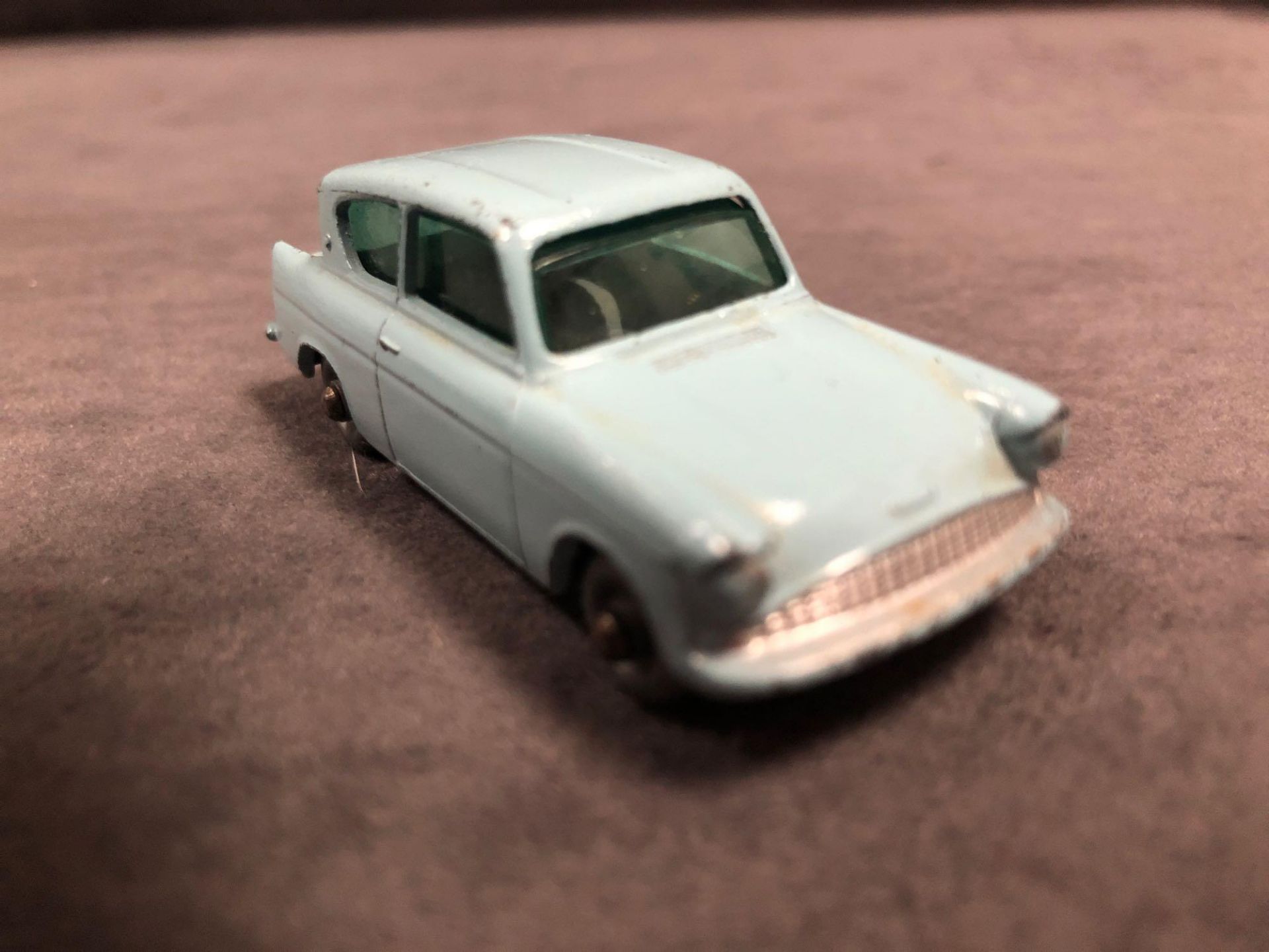 Matchbox Lesney No 7 "Ford Anglia Pale Blue With Silver Plastic Wheels In An Excellent Box - Image 2 of 3