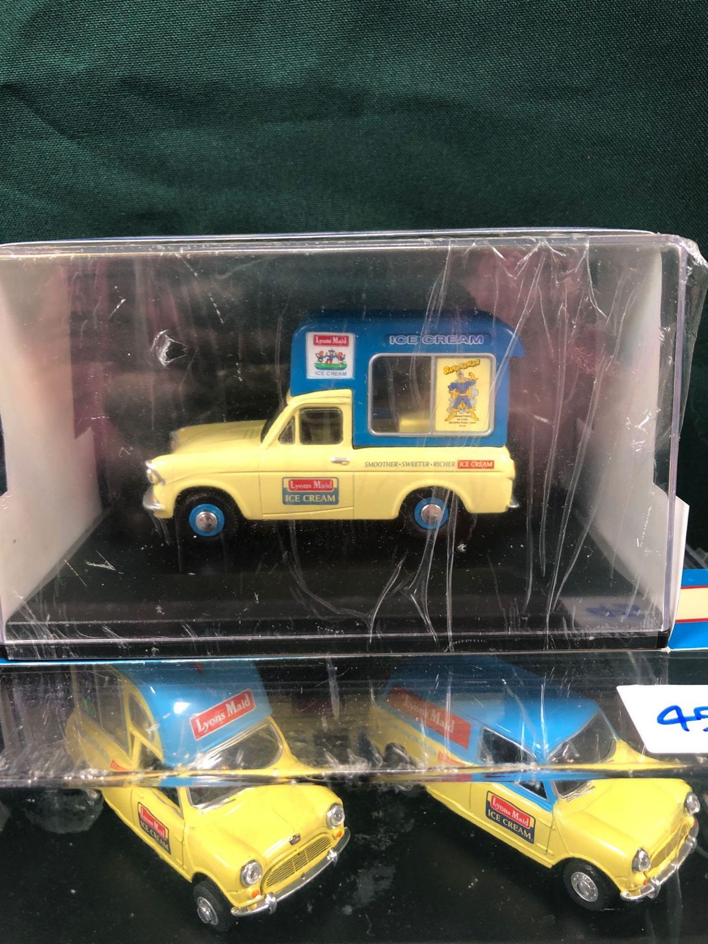 4x Oxford Ice Cream Vans Diecast Models All On Display Boxes, Comprising Of; #ANG033 Anglia Lyons - Image 3 of 3