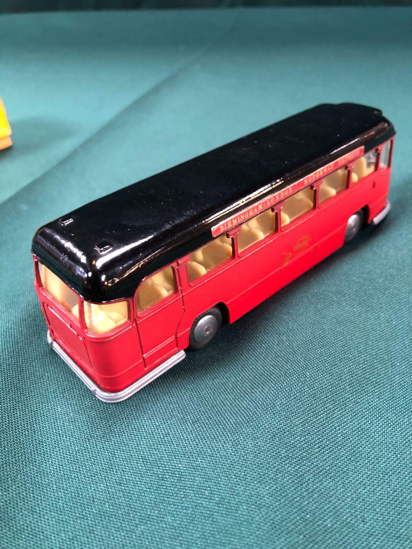 Near Mint Corgi Toys Diecast Model #1120 Midland Red Motorway Express Coach An Excellent Box - Image 3 of 3