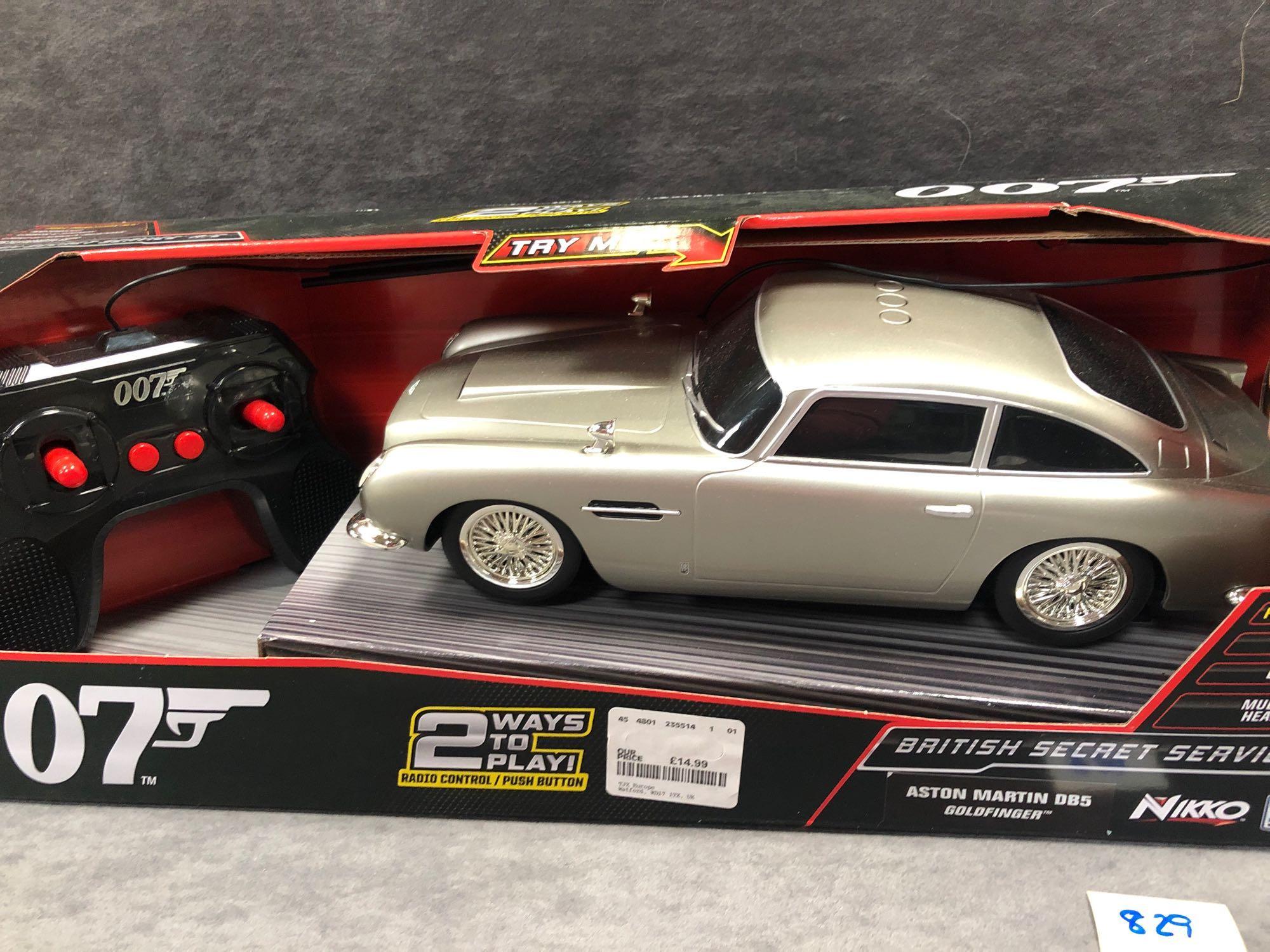 Nikko Radio Control Or Pushbutton Aston Martin DB5 From Goldfinger In Box - Image 2 of 2